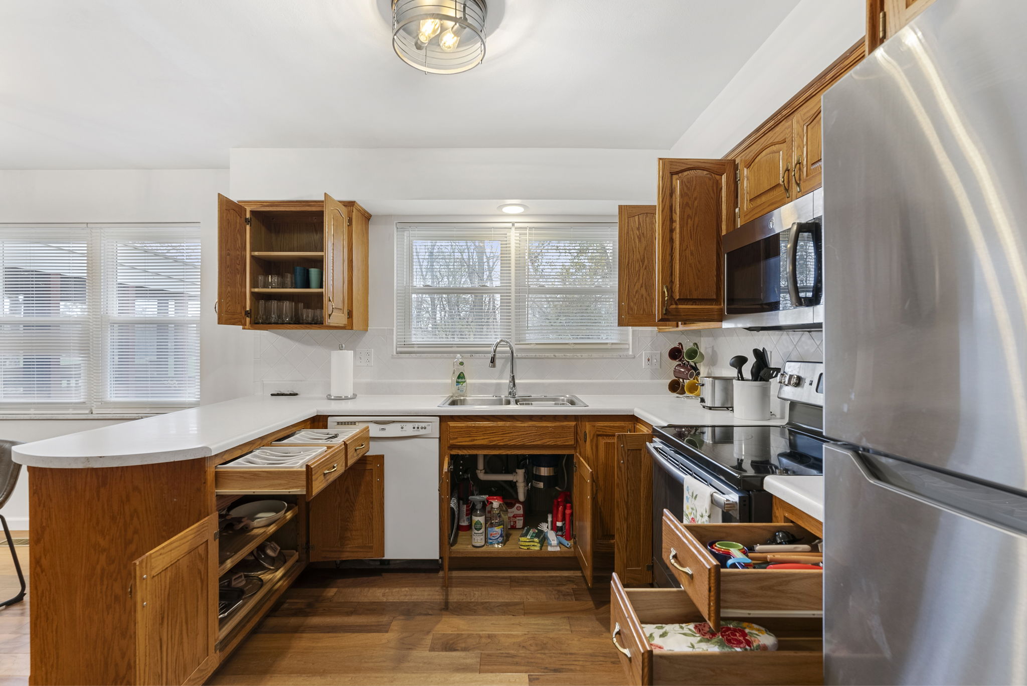 5 Bedrooms Bedrooms, ,3 BathroomsBathrooms,Woodford Rentals,For Rent,1338