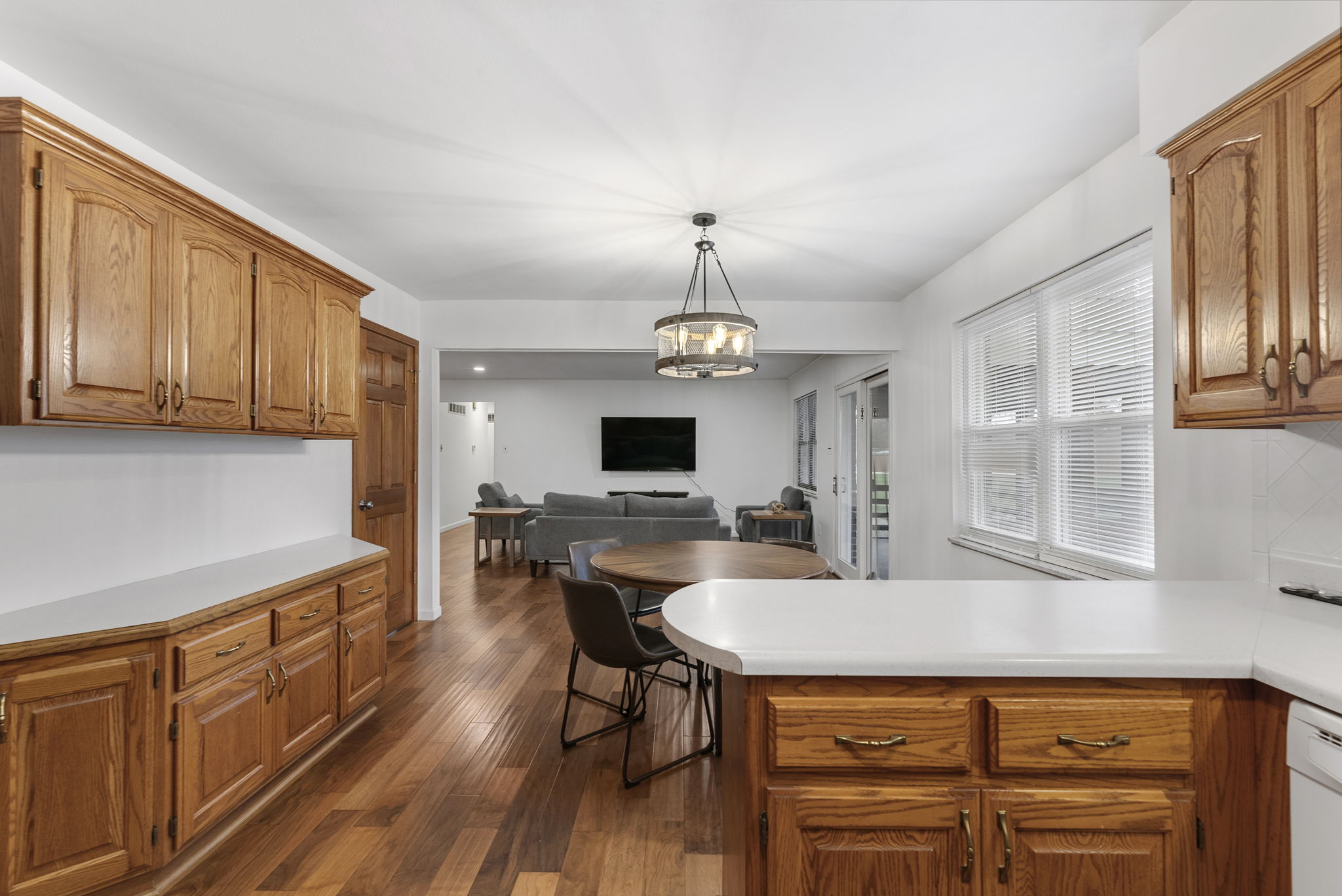 5 Bedrooms Bedrooms, ,3 BathroomsBathrooms,Woodford Rentals,For Rent,1338