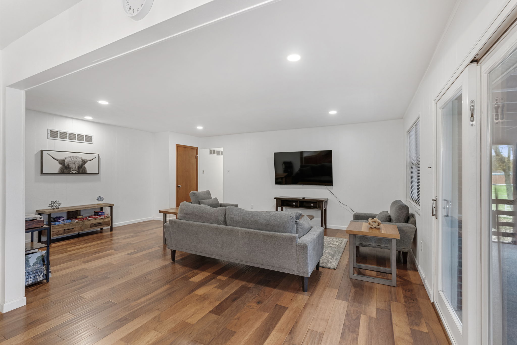 5 Bedrooms Bedrooms, ,3 BathroomsBathrooms,Woodford Rentals,For Rent,1338