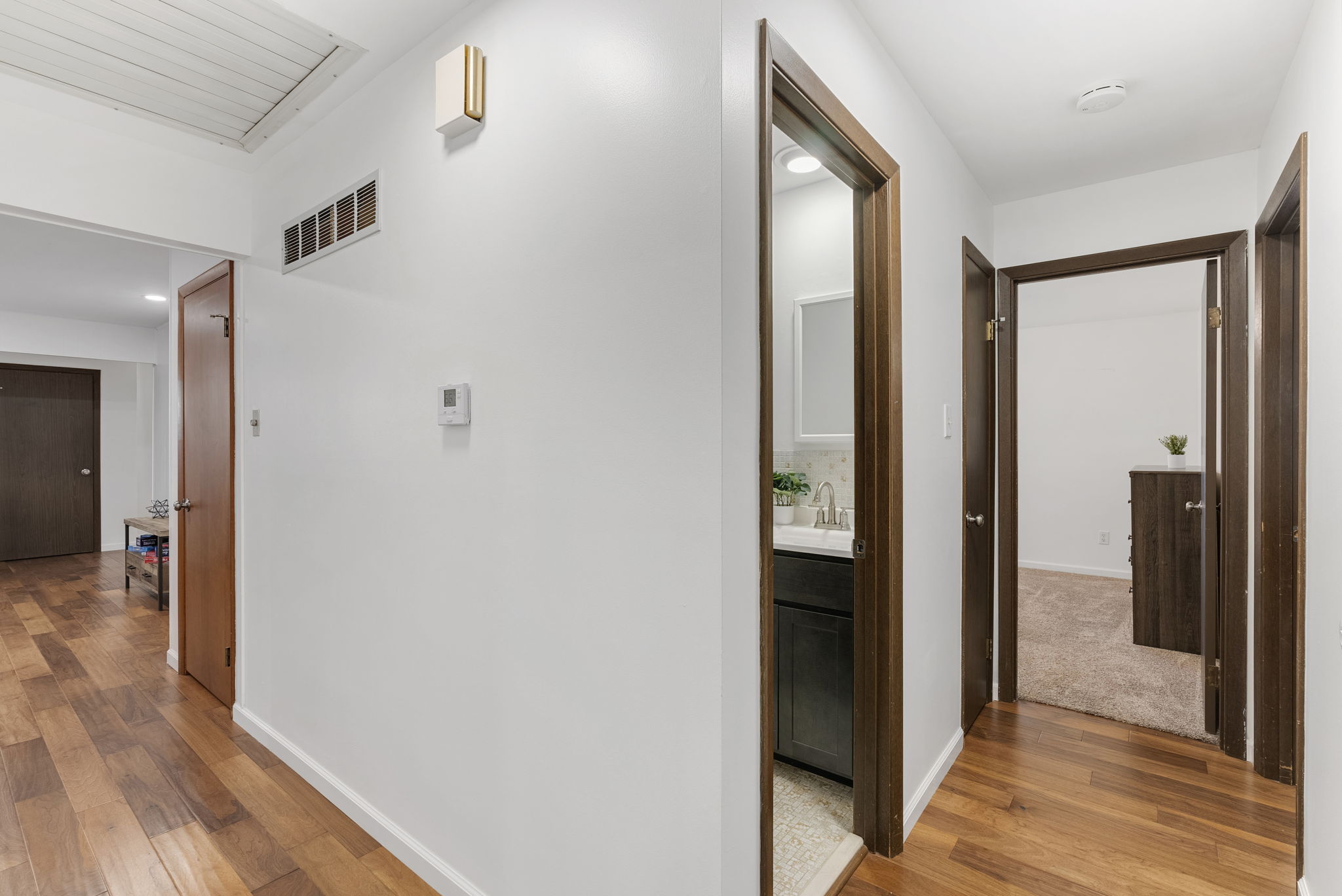 5 Bedrooms Bedrooms, ,3 BathroomsBathrooms,Woodford Rentals,For Rent,1338
