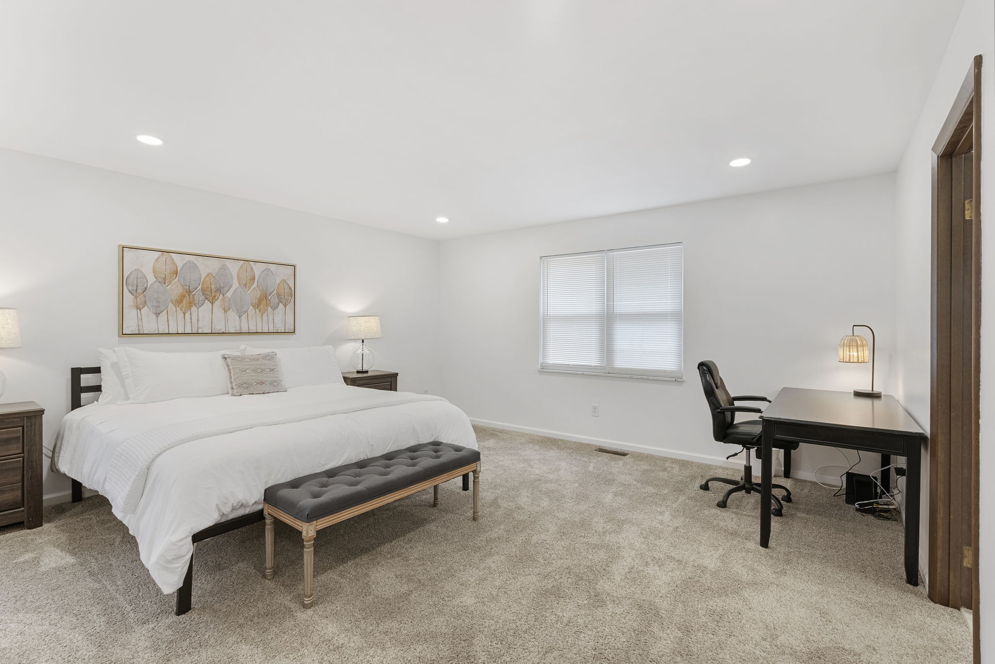 5 Bedrooms Bedrooms, ,3 BathroomsBathrooms,Woodford Rentals,For Rent,1338
