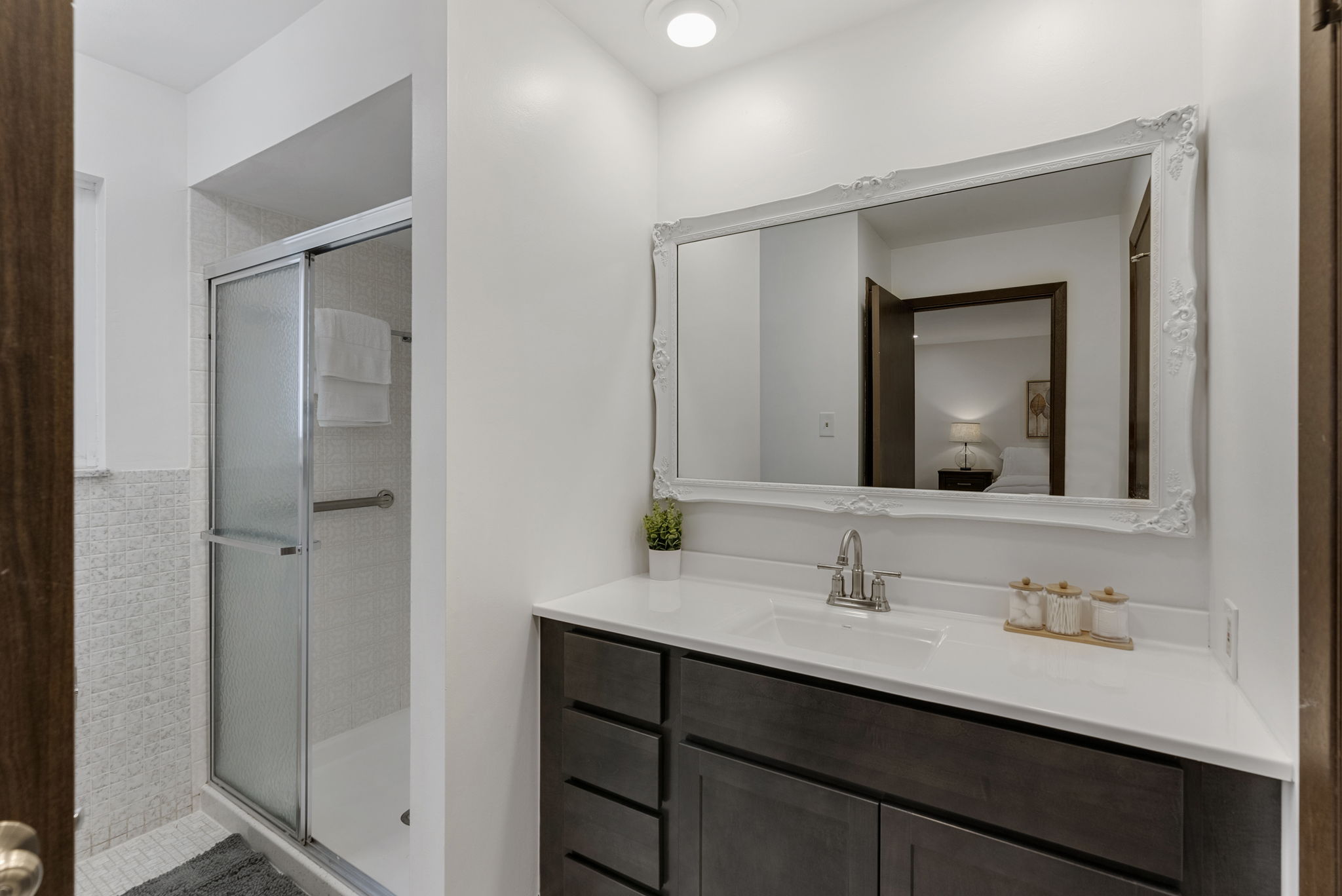 5 Bedrooms Bedrooms, ,3 BathroomsBathrooms,Woodford Rentals,For Rent,1338