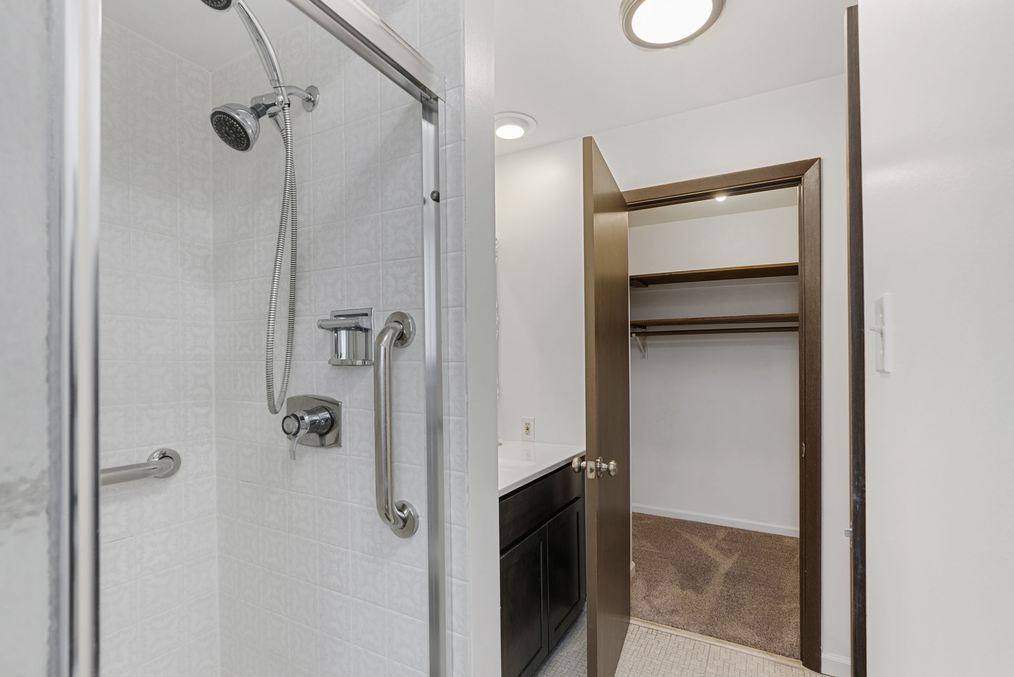 5 Bedrooms Bedrooms, ,3 BathroomsBathrooms,Woodford Rentals,For Rent,1338