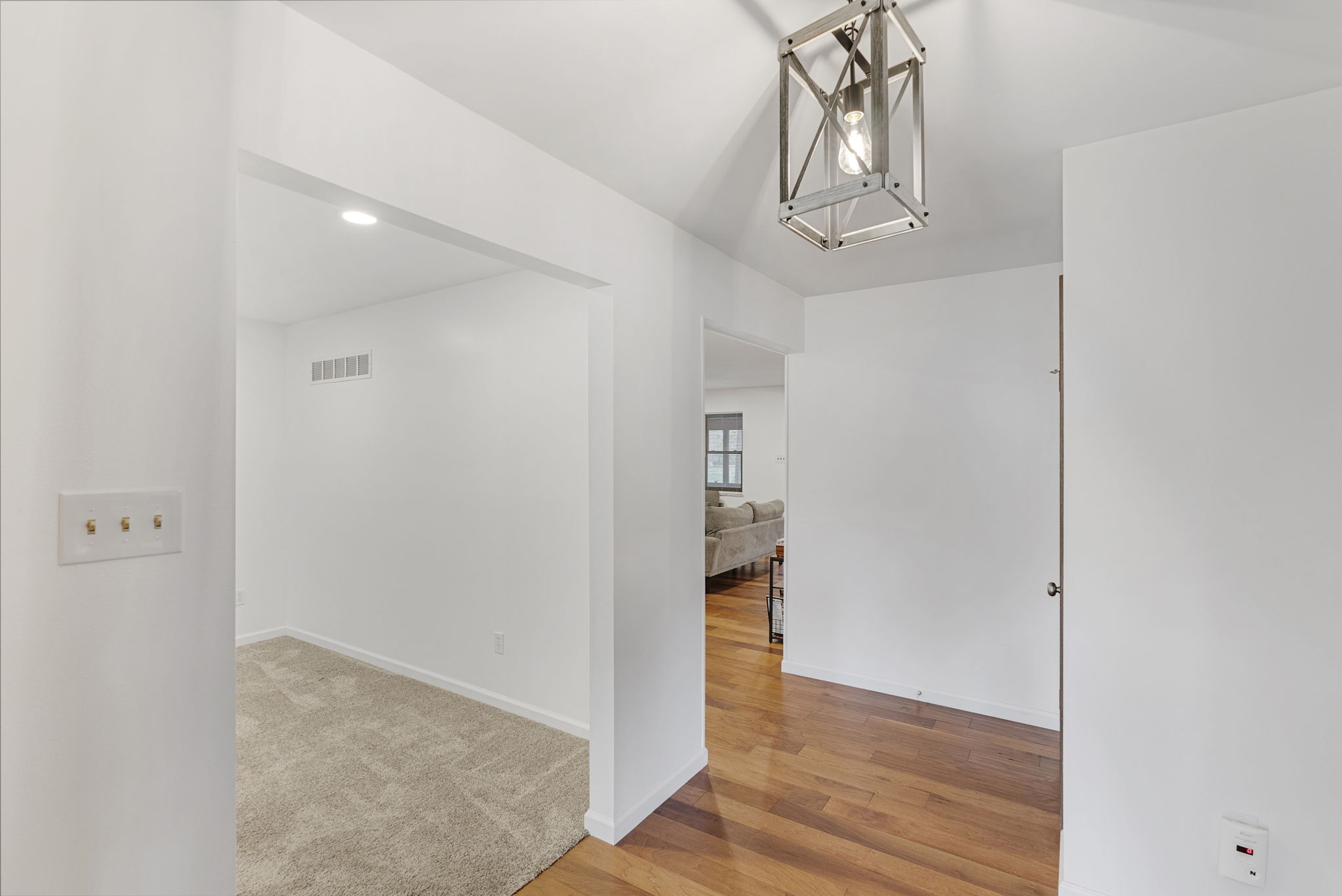 5 Bedrooms Bedrooms, ,3 BathroomsBathrooms,Woodford Rentals,For Rent,1338