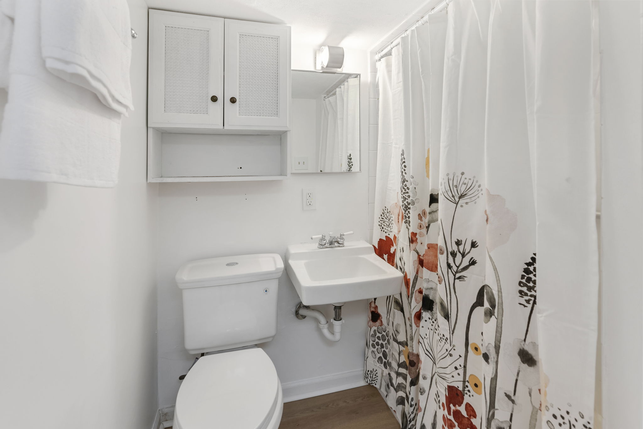 5 Bedrooms Bedrooms, ,3 BathroomsBathrooms,Woodford Rentals,For Rent,1338