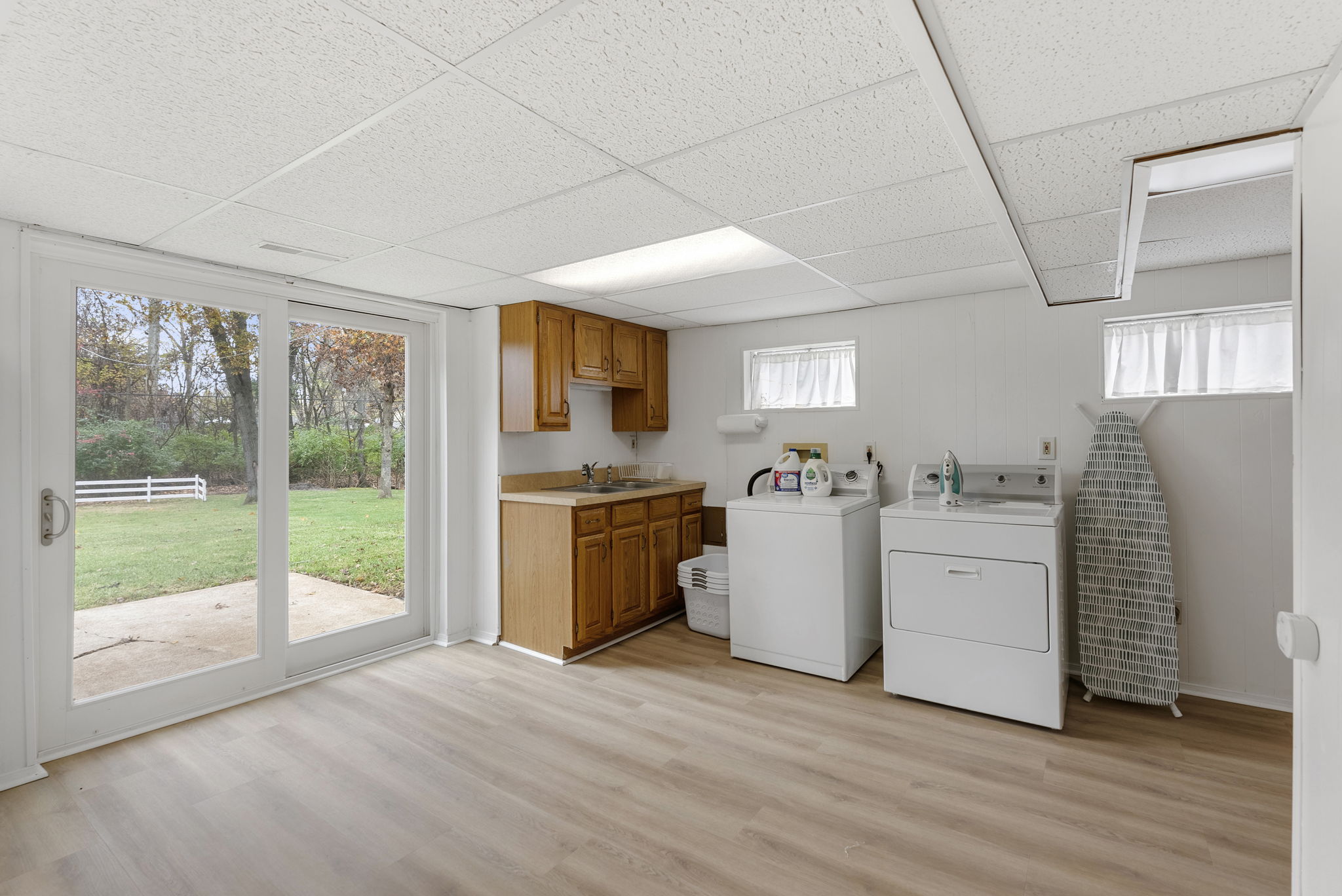 5 Bedrooms Bedrooms, ,3 BathroomsBathrooms,Woodford Rentals,For Rent,1338