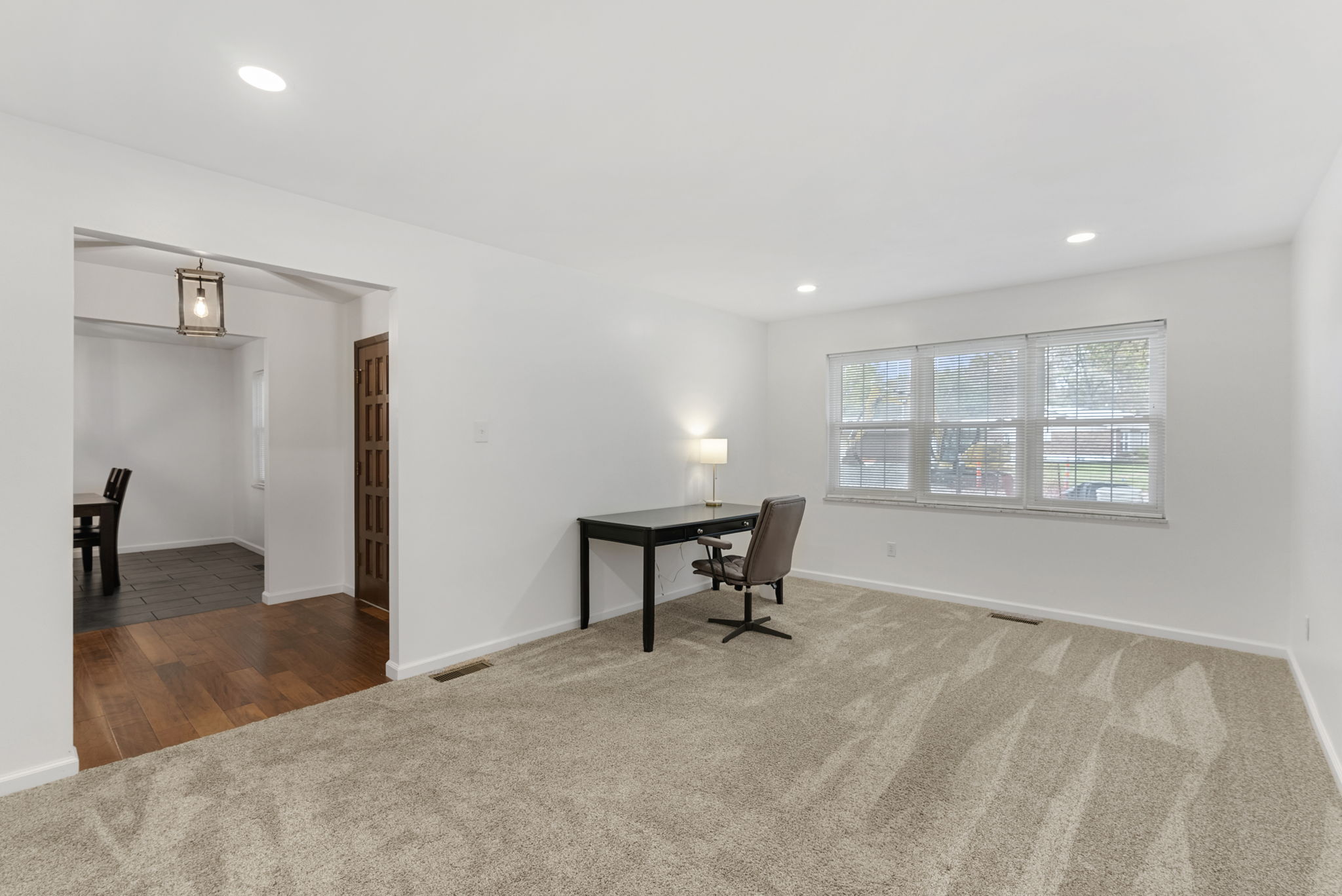 5 Bedrooms Bedrooms, ,3 BathroomsBathrooms,Woodford Rentals,For Rent,1338