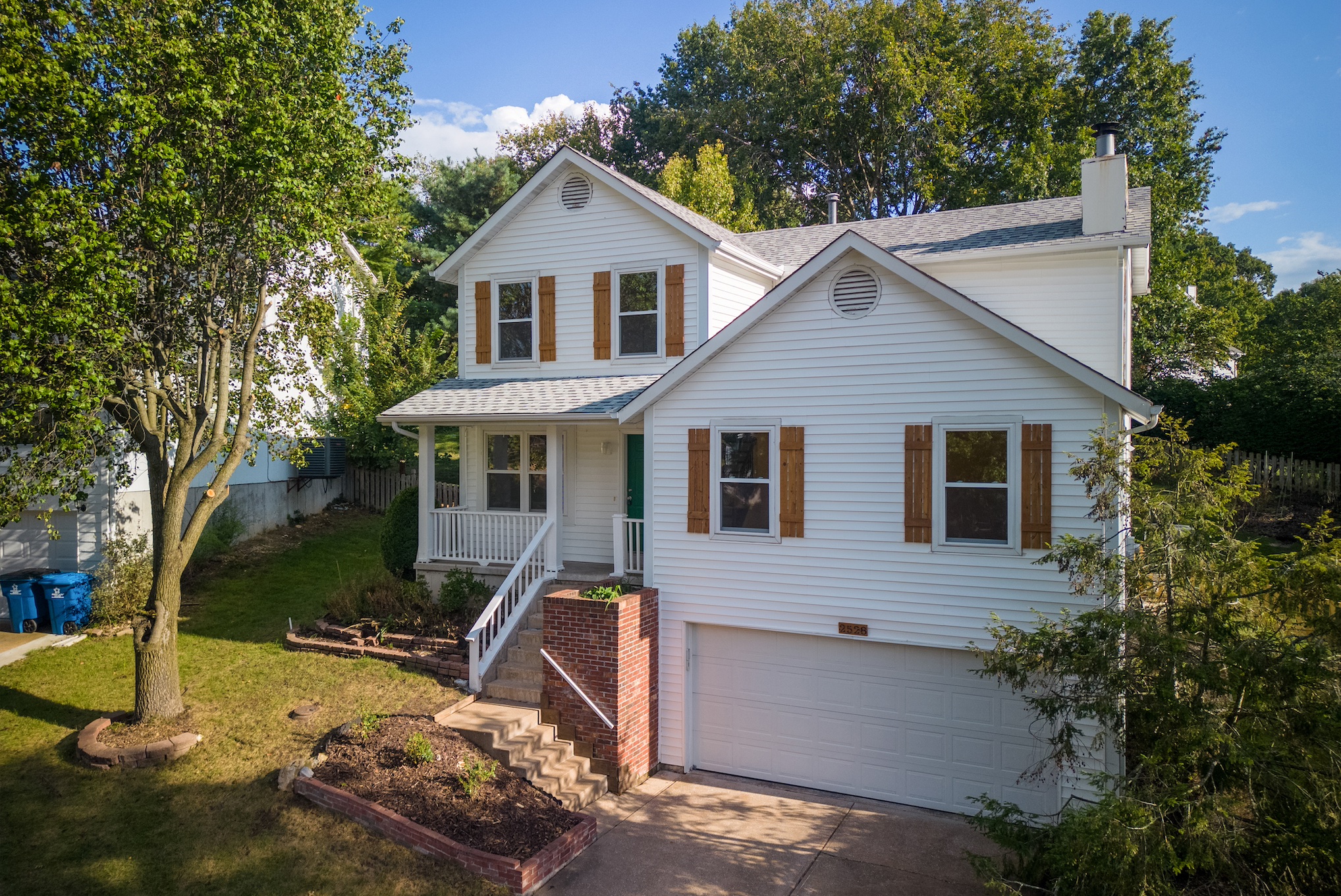 3 Bedrooms Bedrooms, ,2.5 BathroomsBathrooms,Woodford Rentals,For Rent,1339