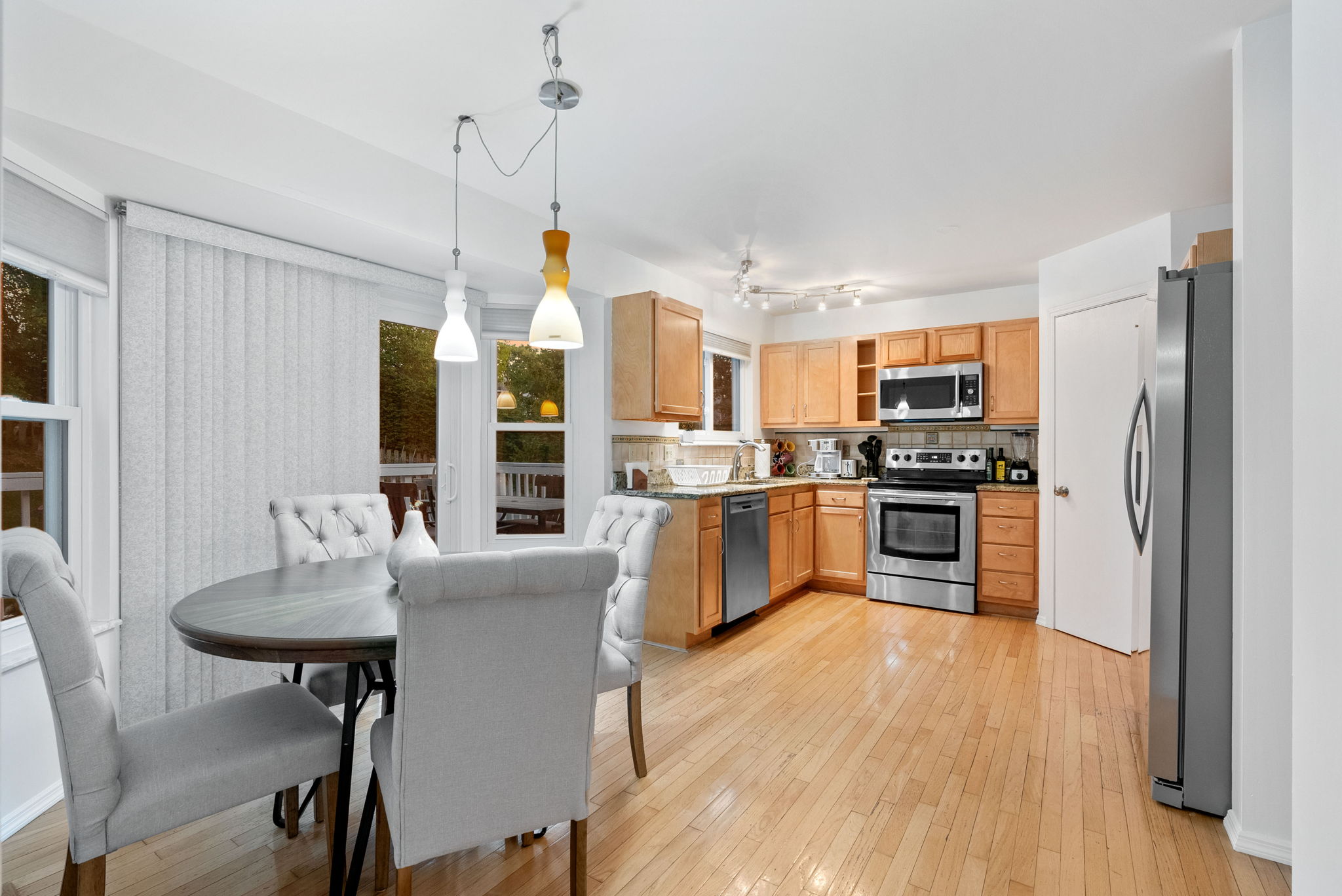 3 Bedrooms Bedrooms, ,2.5 BathroomsBathrooms,Woodford Rentals,For Rent,1339