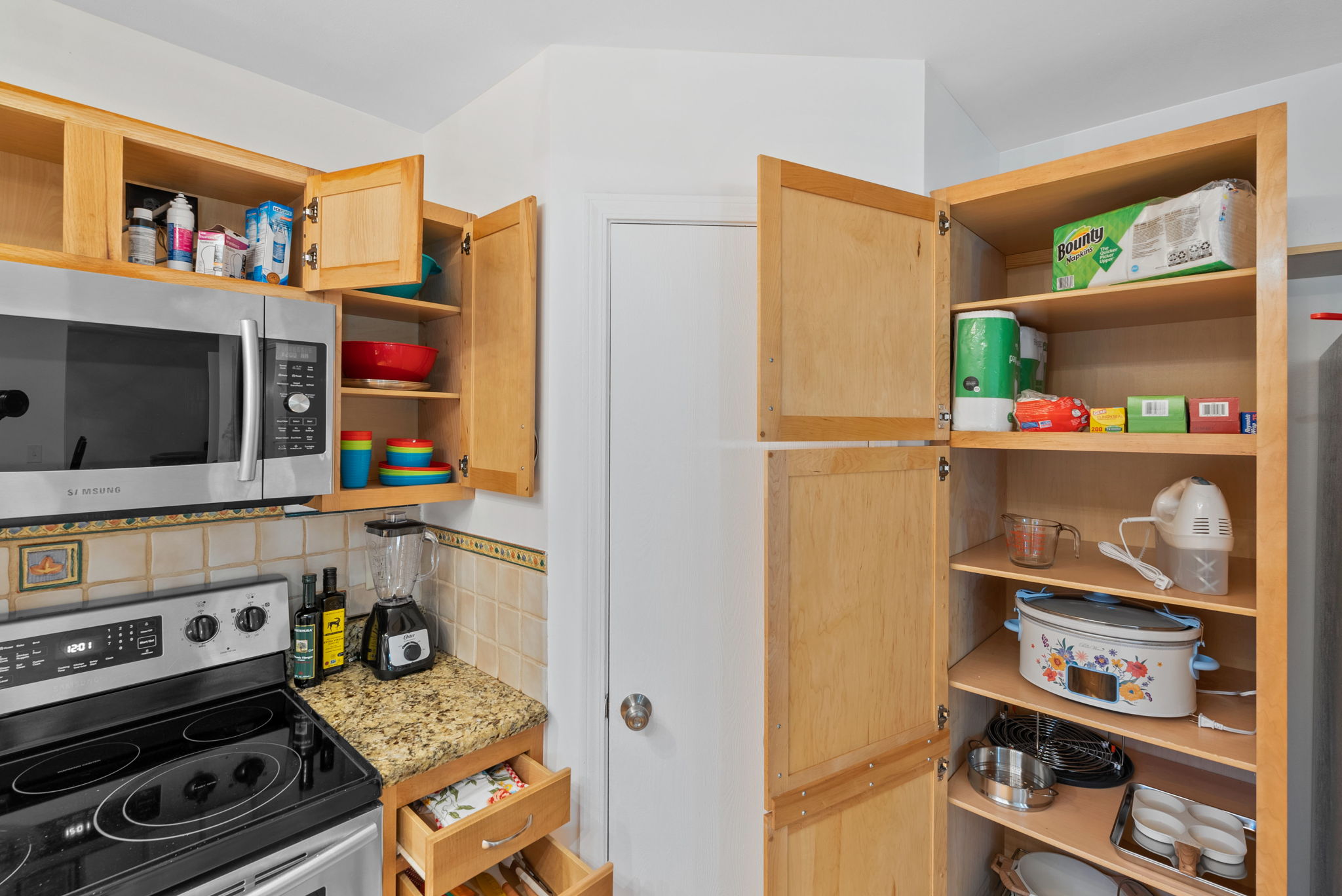 3 Bedrooms Bedrooms, ,2.5 BathroomsBathrooms,Woodford Rentals,For Rent,1339