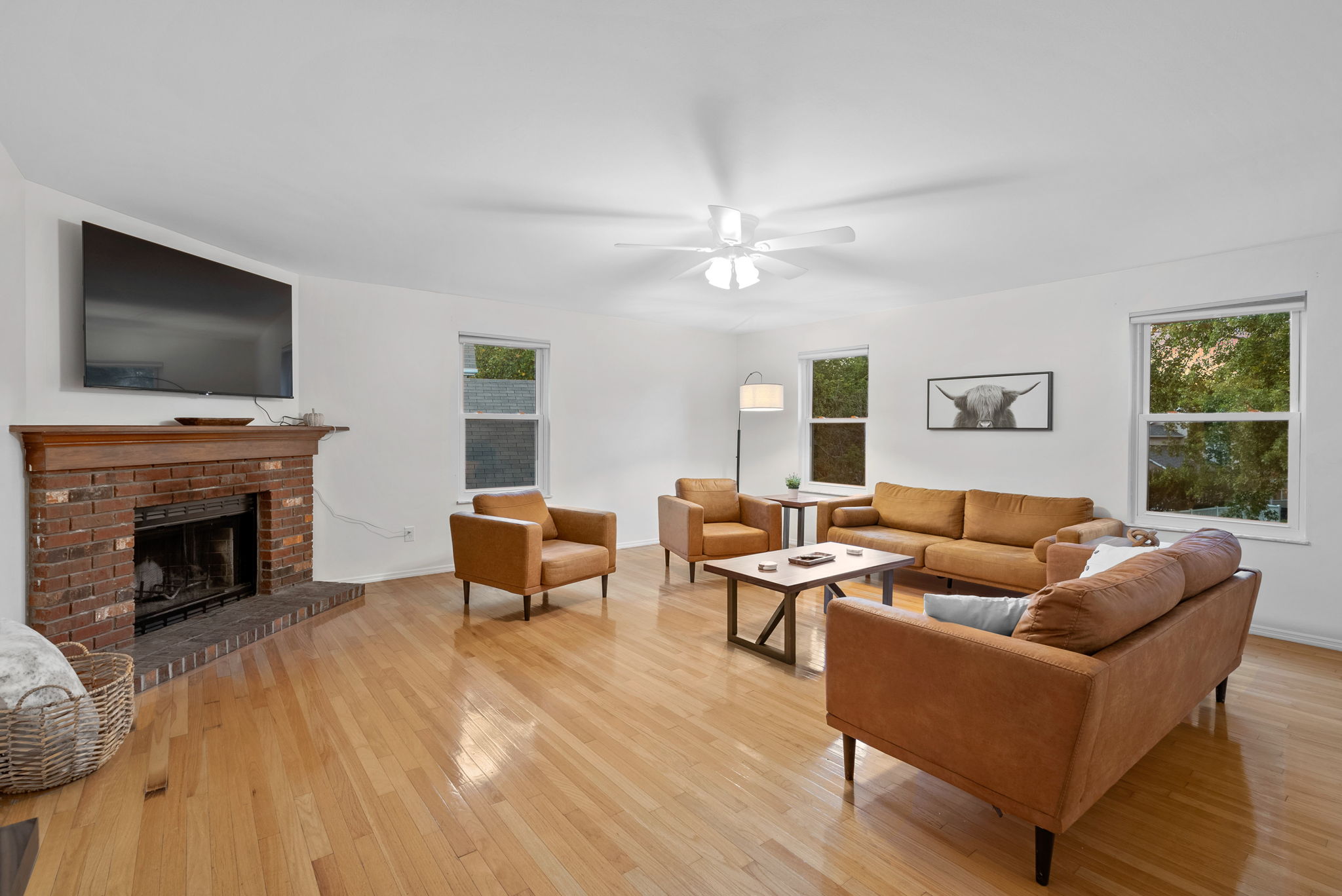 3 Bedrooms Bedrooms, ,2.5 BathroomsBathrooms,Woodford Rentals,For Rent,1339