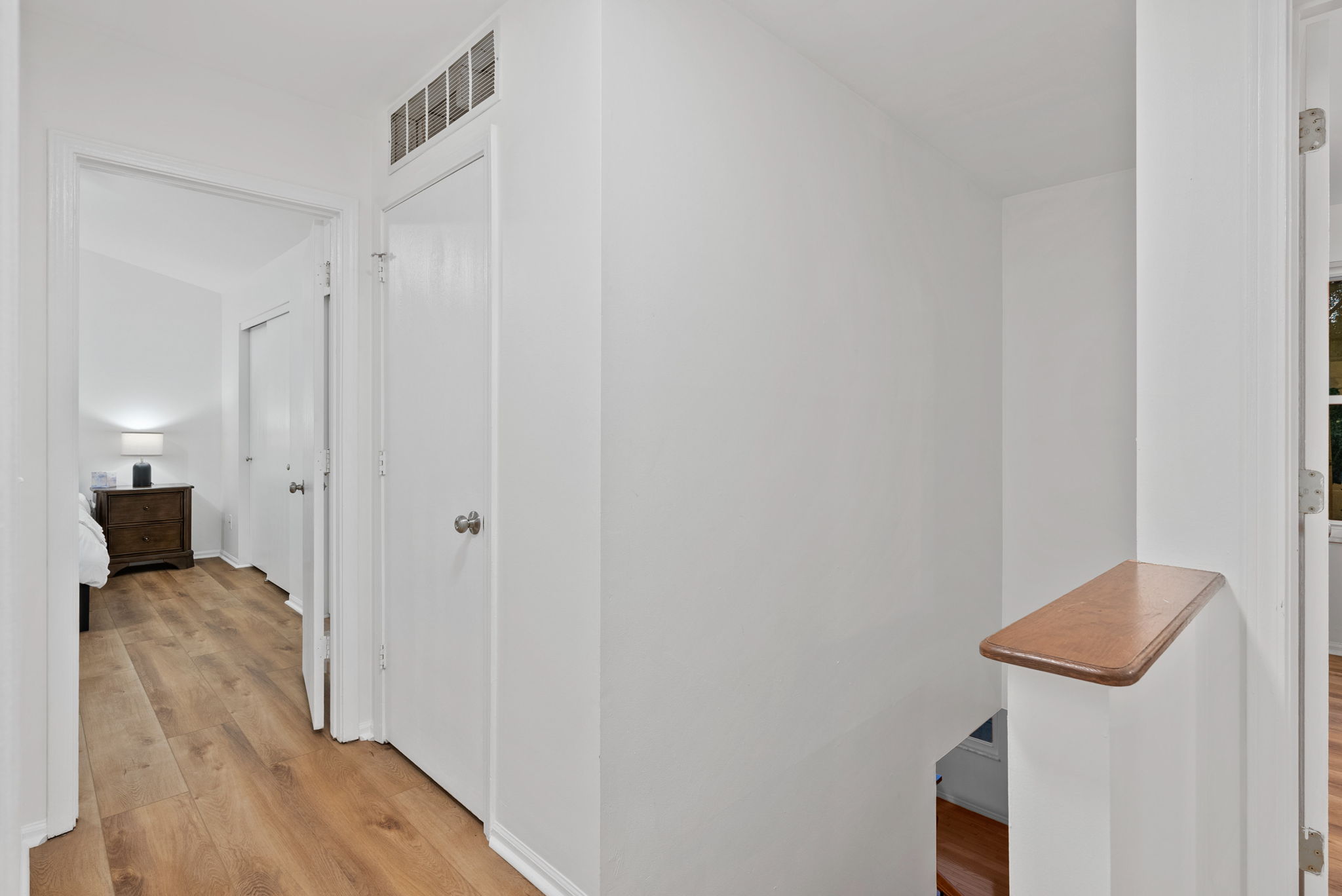 3 Bedrooms Bedrooms, ,2.5 BathroomsBathrooms,Woodford Rentals,For Rent,1339