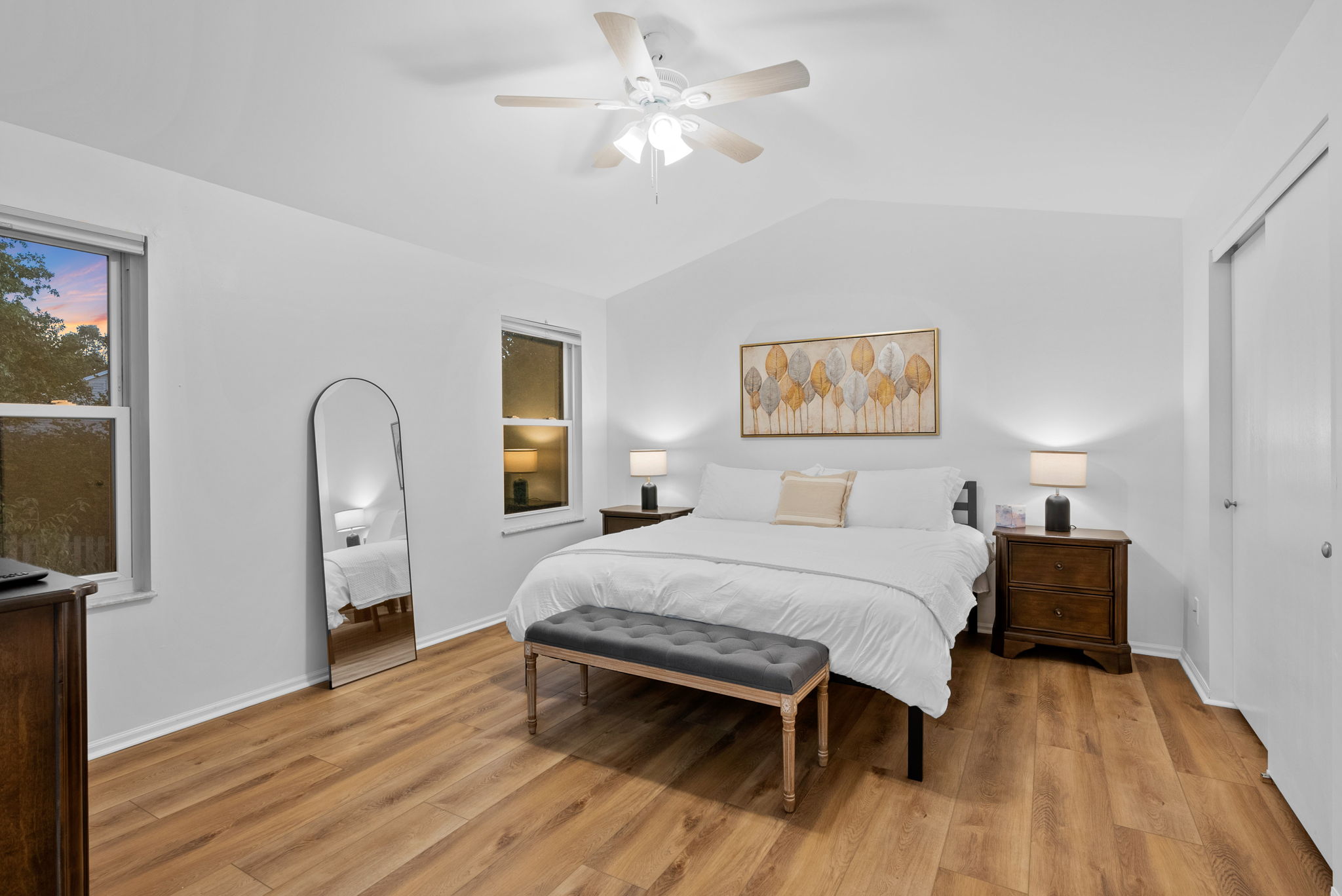 3 Bedrooms Bedrooms, ,2.5 BathroomsBathrooms,Woodford Rentals,For Rent,1339