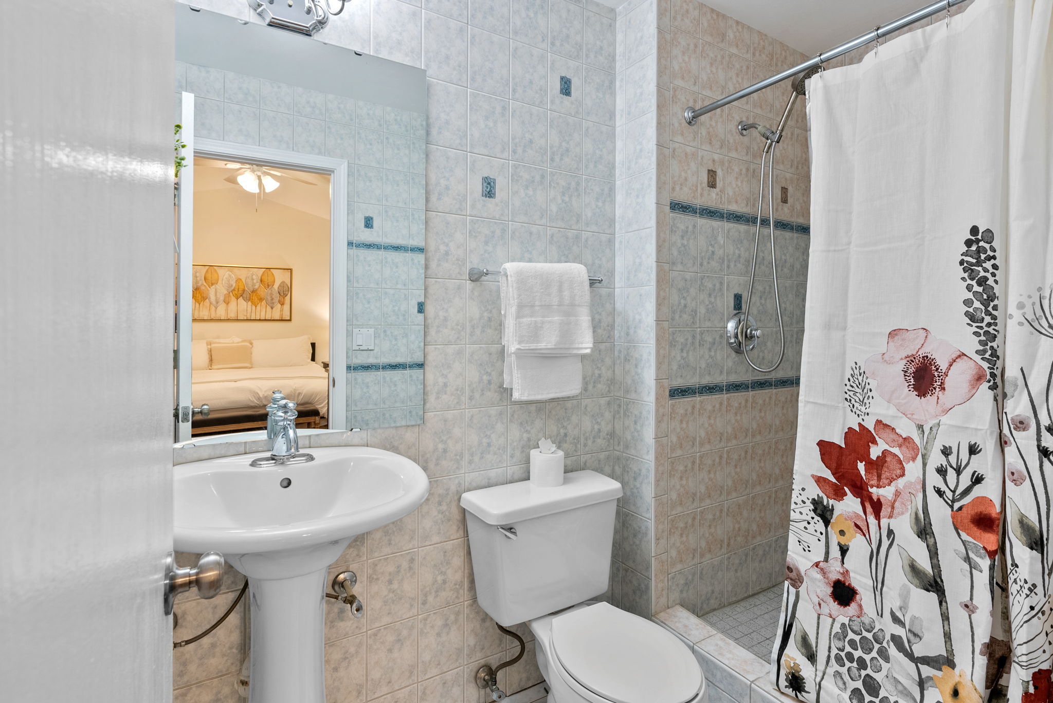 3 Bedrooms Bedrooms, ,2.5 BathroomsBathrooms,Woodford Rentals,For Rent,1339