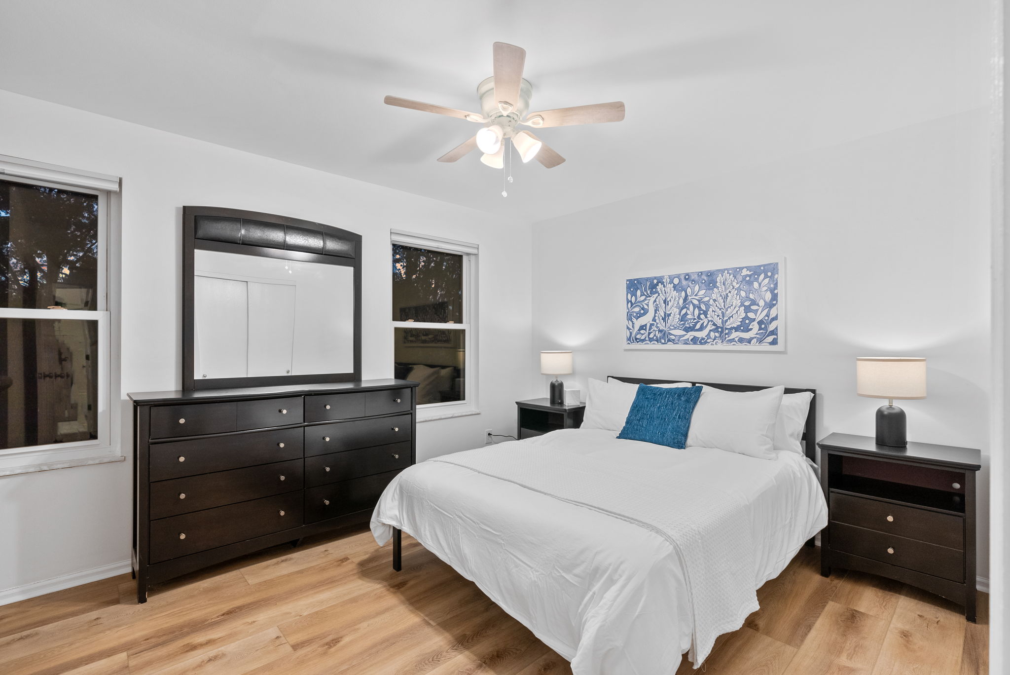 3 Bedrooms Bedrooms, ,2.5 BathroomsBathrooms,Woodford Rentals,For Rent,1339