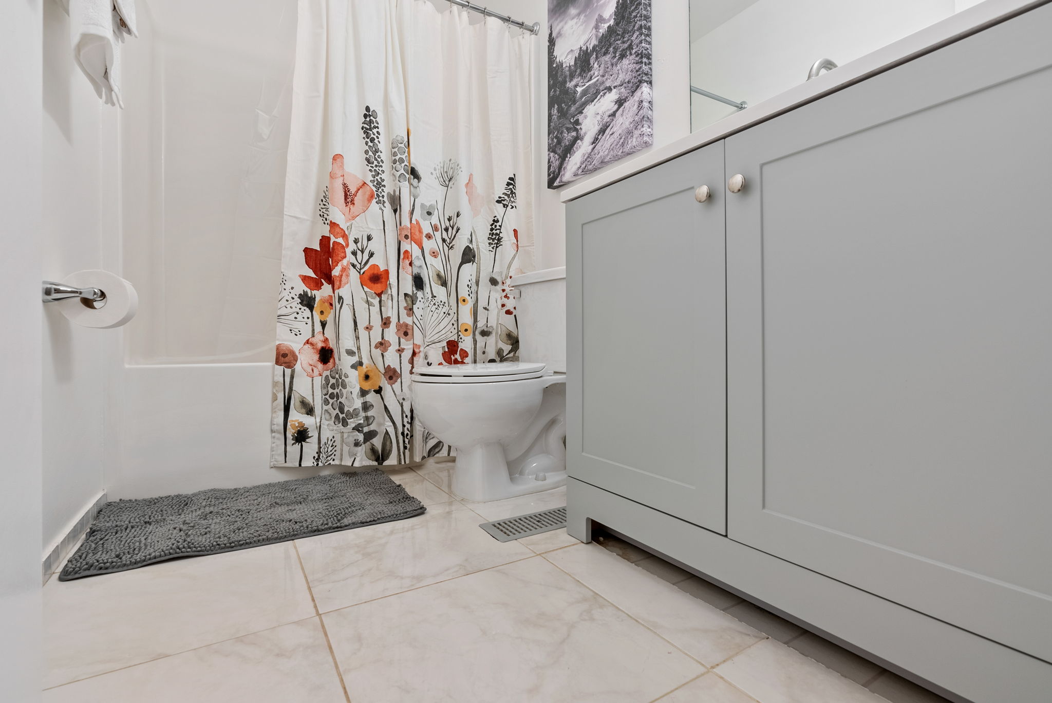 3 Bedrooms Bedrooms, ,2.5 BathroomsBathrooms,Woodford Rentals,For Rent,1339