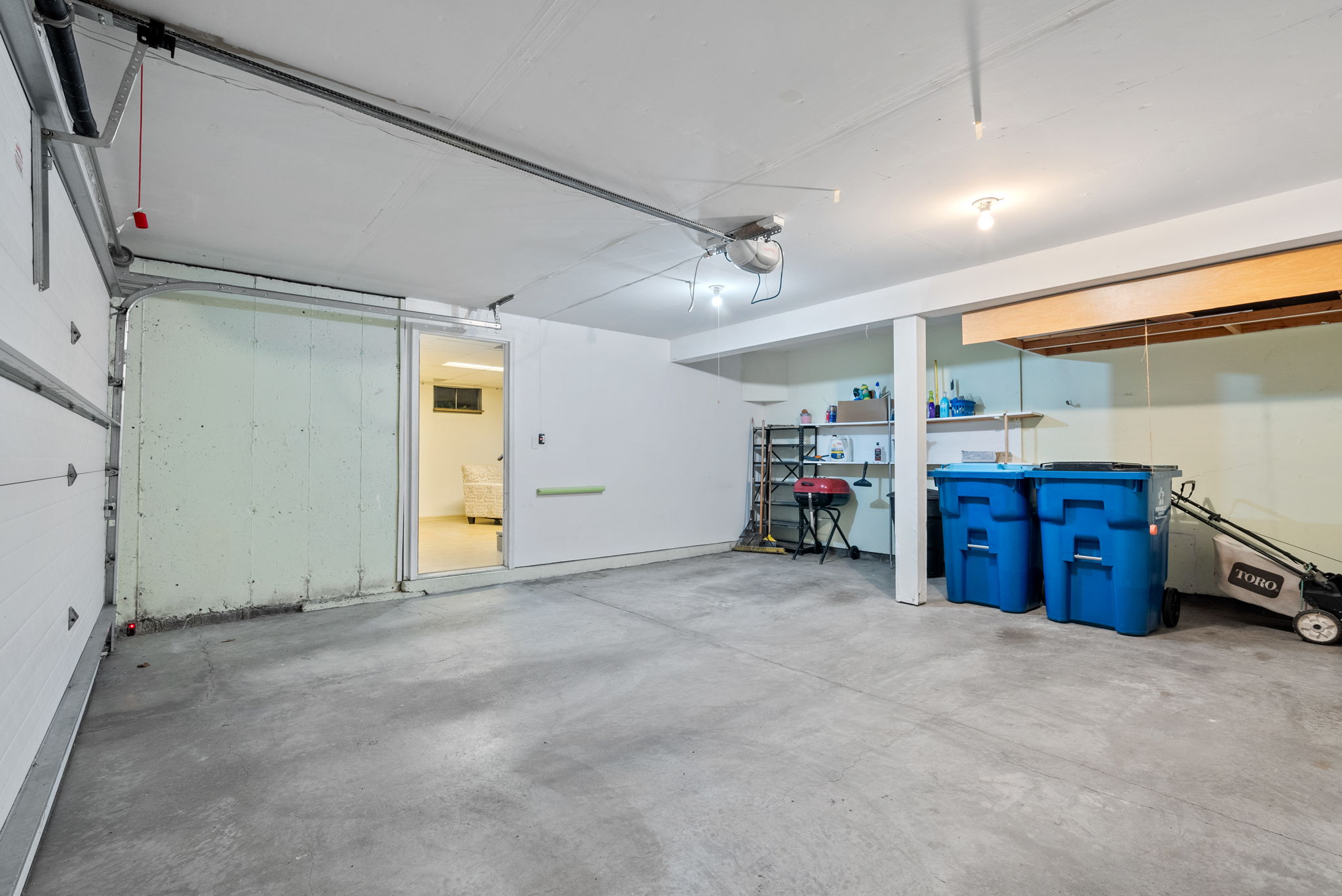 3 Bedrooms Bedrooms, ,2.5 BathroomsBathrooms,Woodford Rentals,For Rent,1339