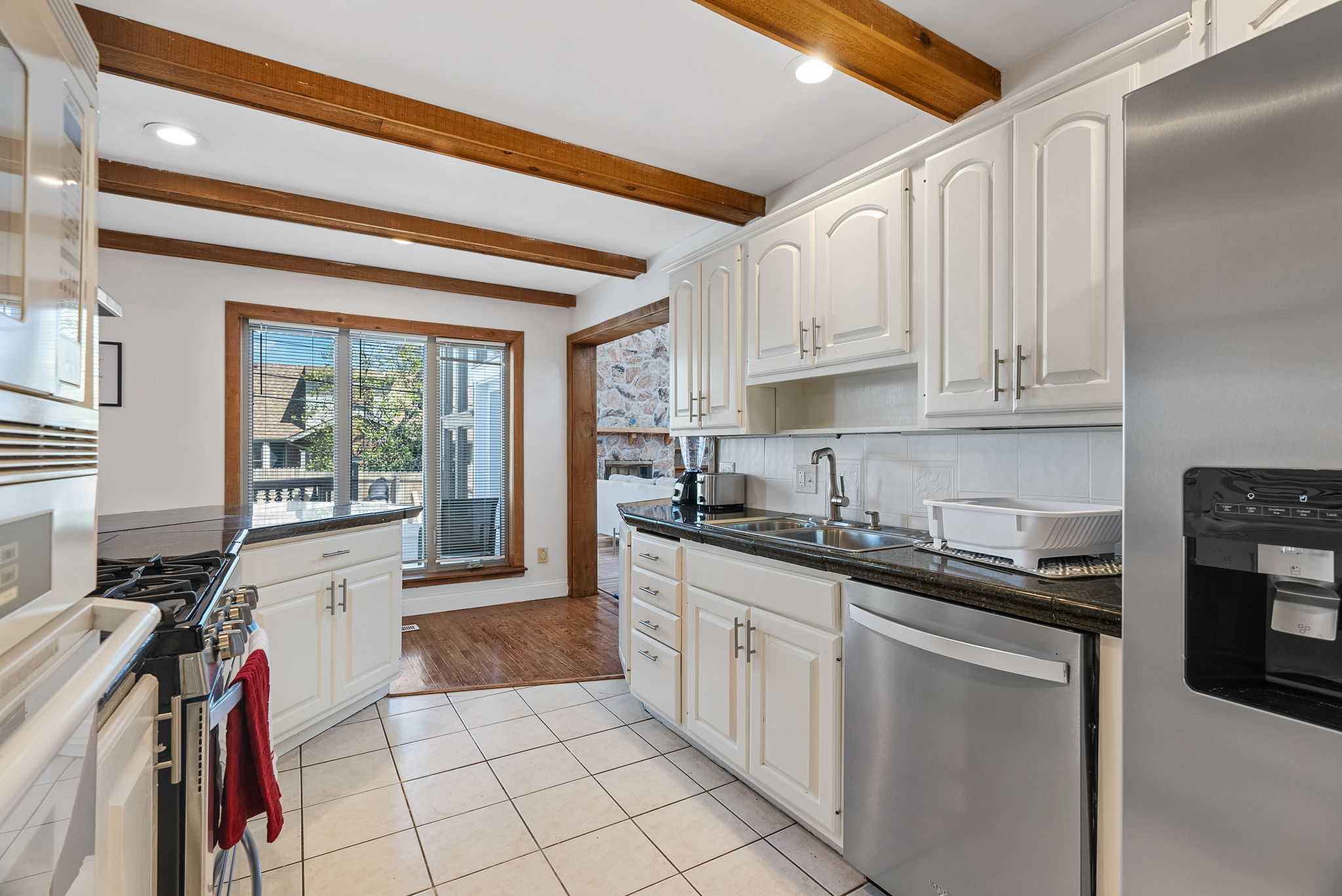 5 Bedrooms Bedrooms, ,3 BathroomsBathrooms,Woodford Rentals,For Rent,1341