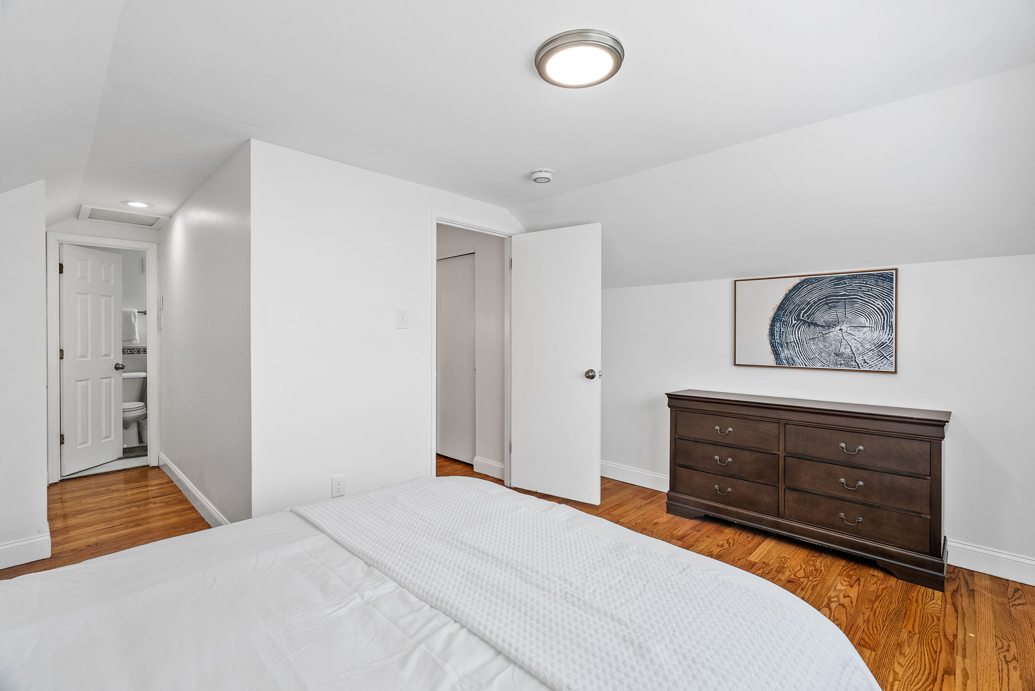5 Bedrooms Bedrooms, ,3 BathroomsBathrooms,Woodford Rentals,For Rent,1341