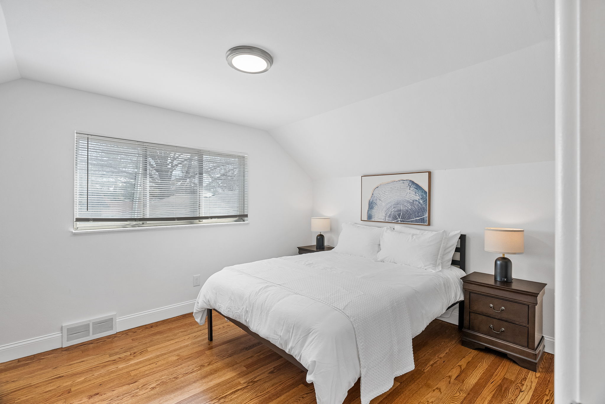 5 Bedrooms Bedrooms, ,3 BathroomsBathrooms,Woodford Rentals,For Rent,1341