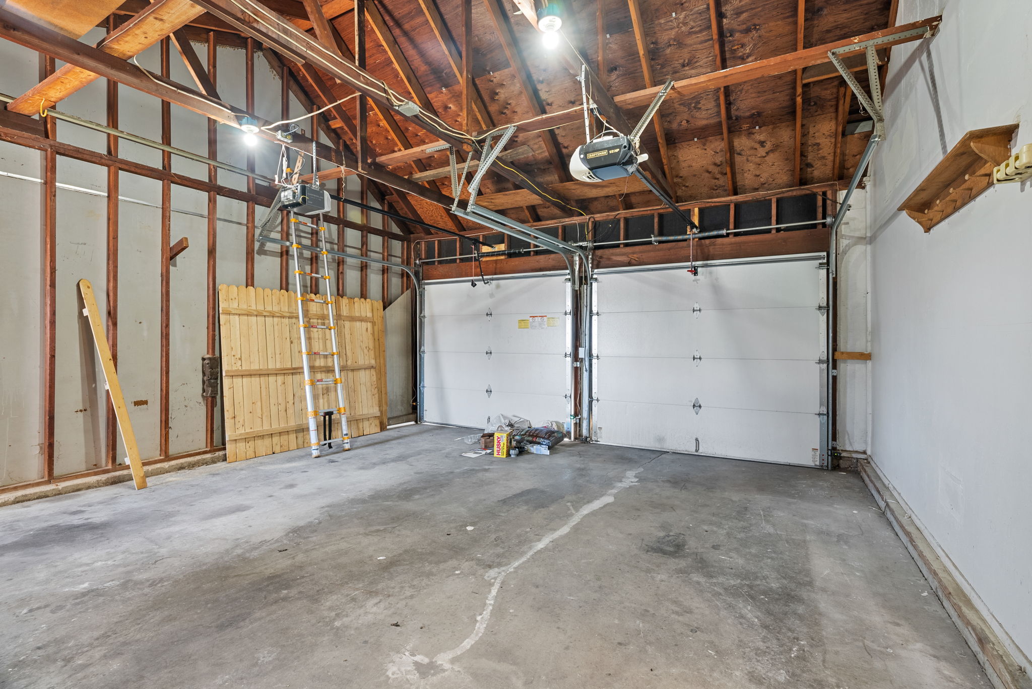 5 Bedrooms Bedrooms, ,3 BathroomsBathrooms,Woodford Rentals,For Rent,1341