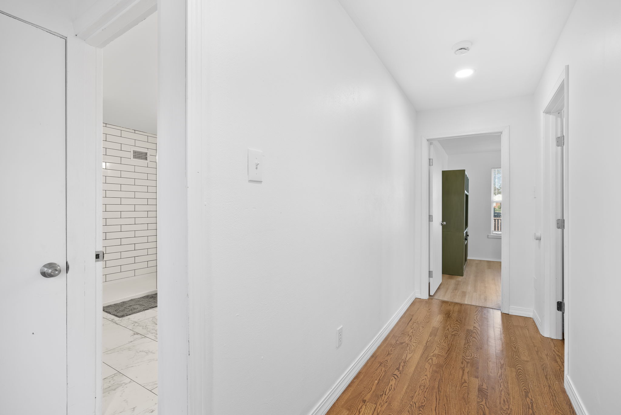 4 Bedrooms Bedrooms, ,2 BathroomsBathrooms,Woodford Rentals,For Rent,1342
