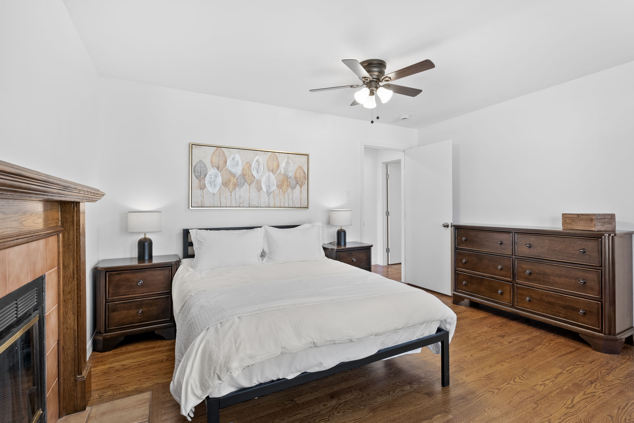 4 Bedrooms Bedrooms, ,2 BathroomsBathrooms,Woodford Rentals,For Rent,1342