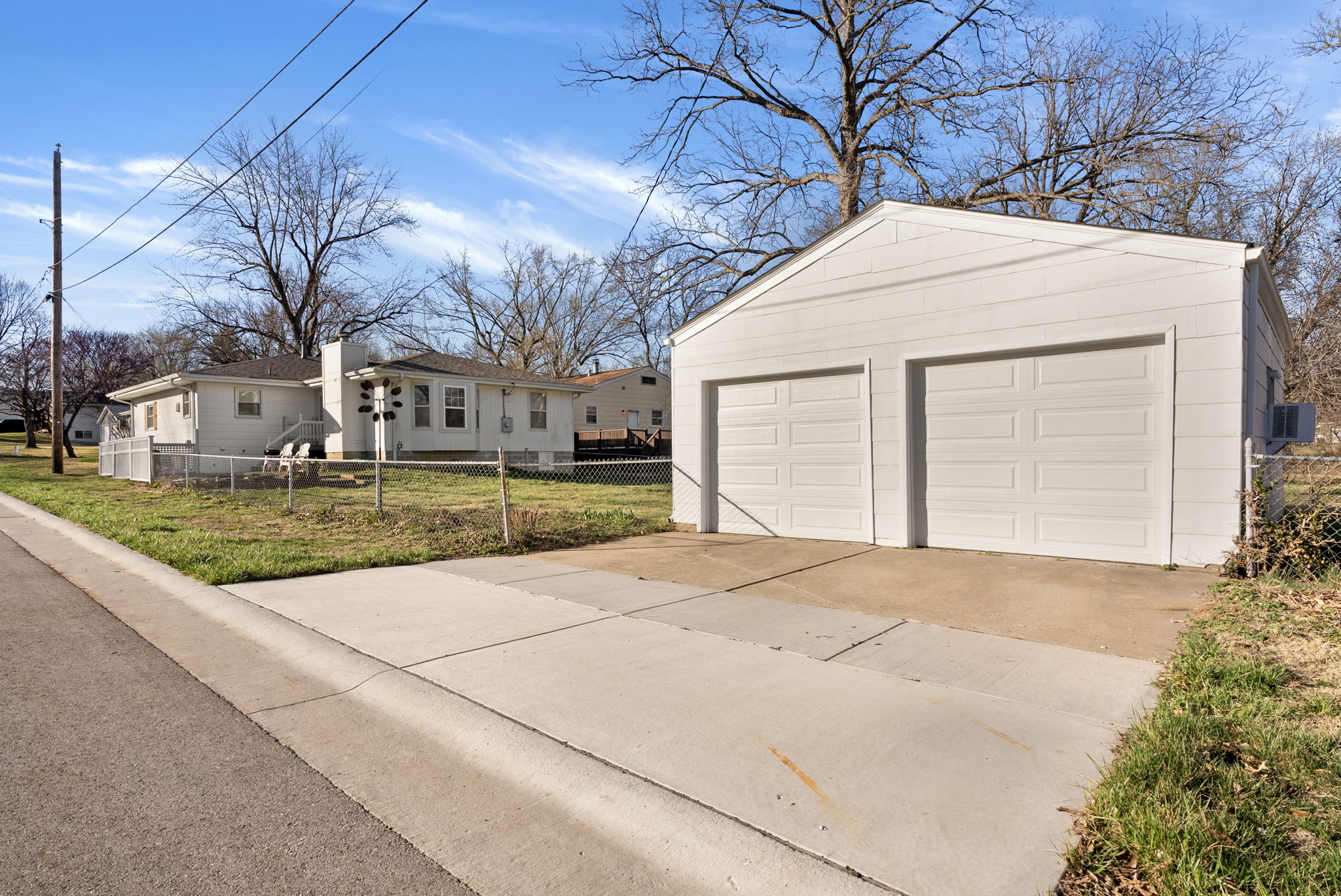 4 Bedrooms Bedrooms, ,2 BathroomsBathrooms,Woodford Rentals,For Rent,1342