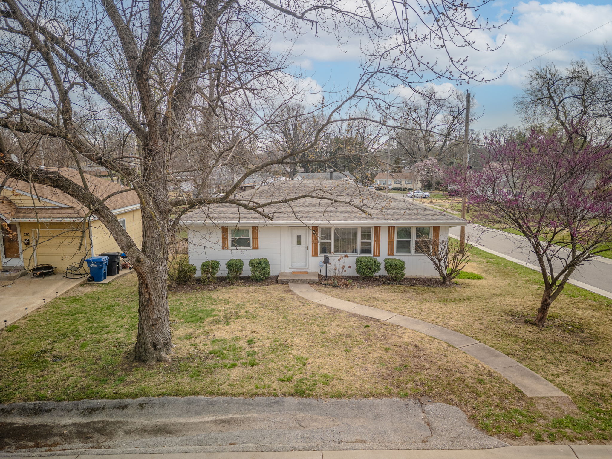 4 Bedrooms Bedrooms, ,2 BathroomsBathrooms,Woodford Rentals,For Rent,1342