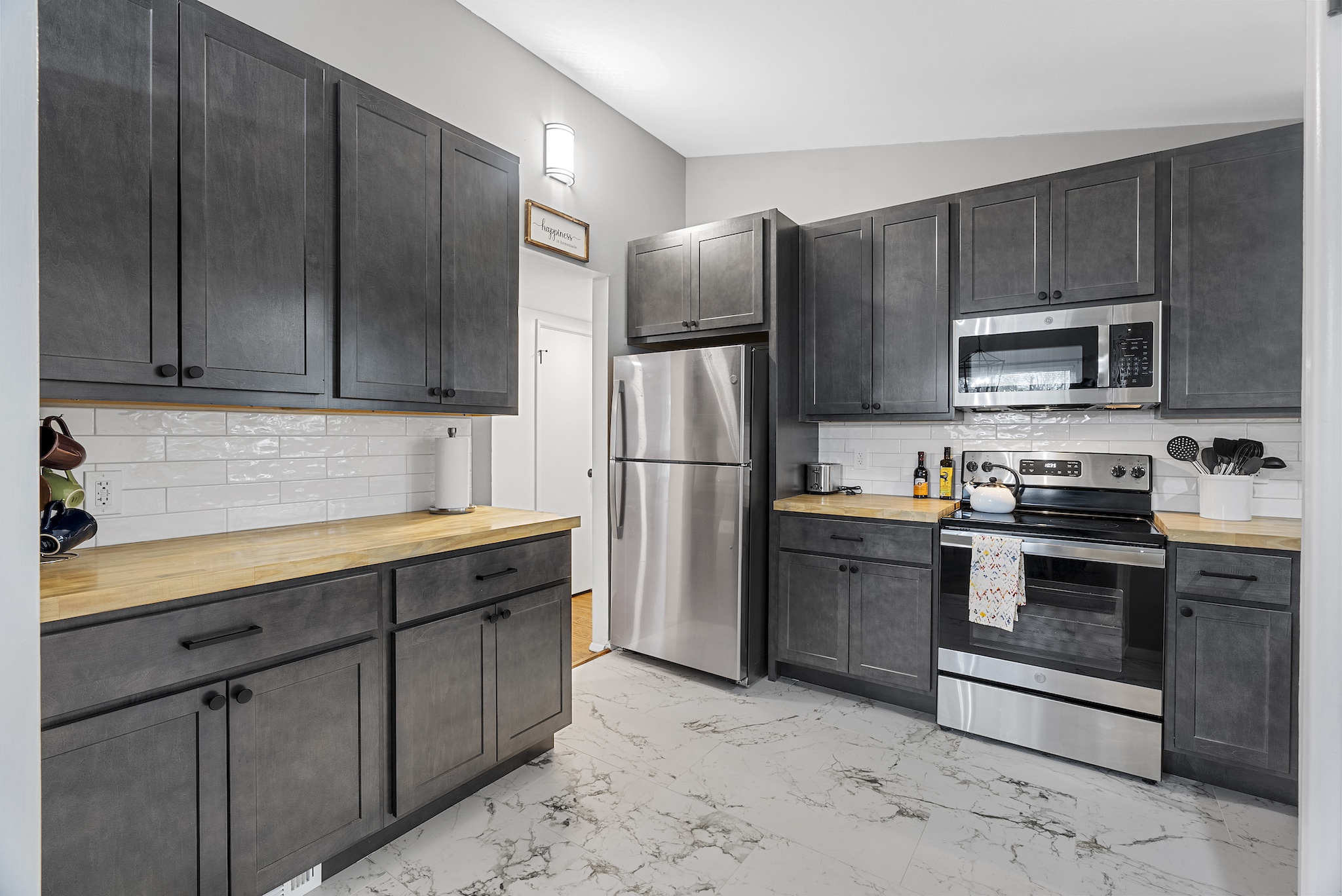 3 Bedrooms Bedrooms, ,1 BathroomBathrooms,Woodford Rentals,For Rent,1345