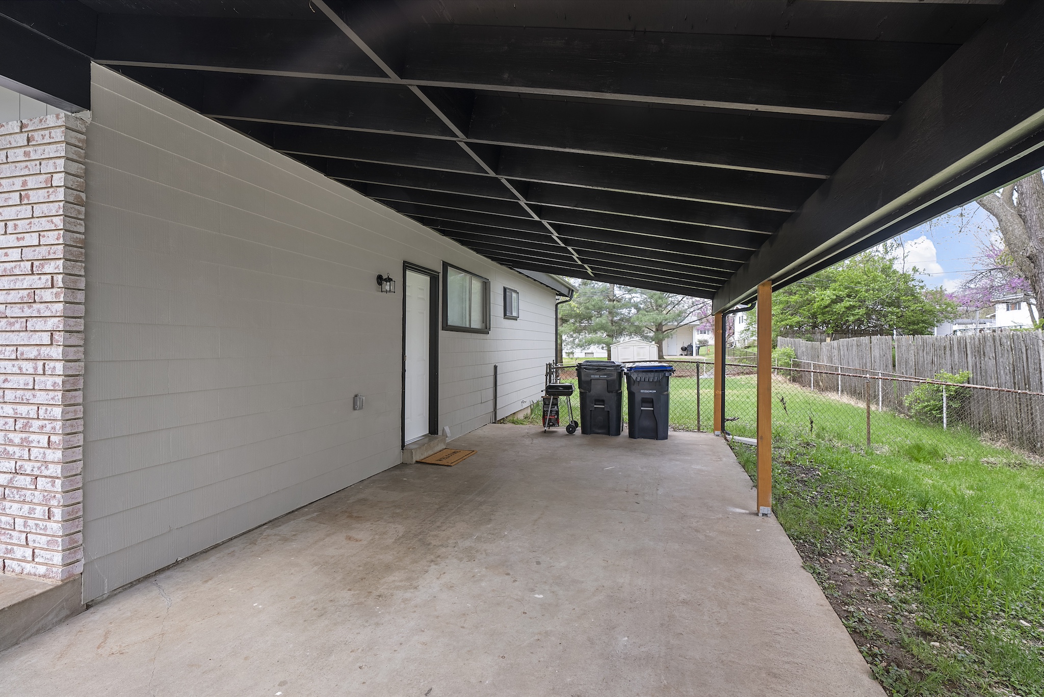 3 Bedrooms Bedrooms, ,1 BathroomBathrooms,Woodford Rentals,For Rent,1345