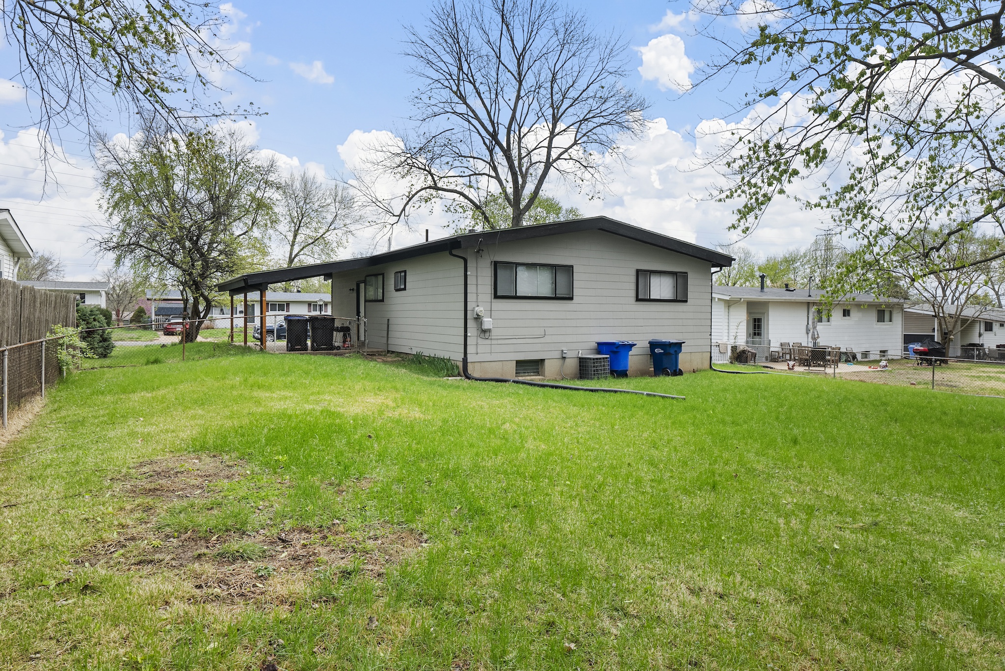 3 Bedrooms Bedrooms, ,1 BathroomBathrooms,Woodford Rentals,For Rent,1345