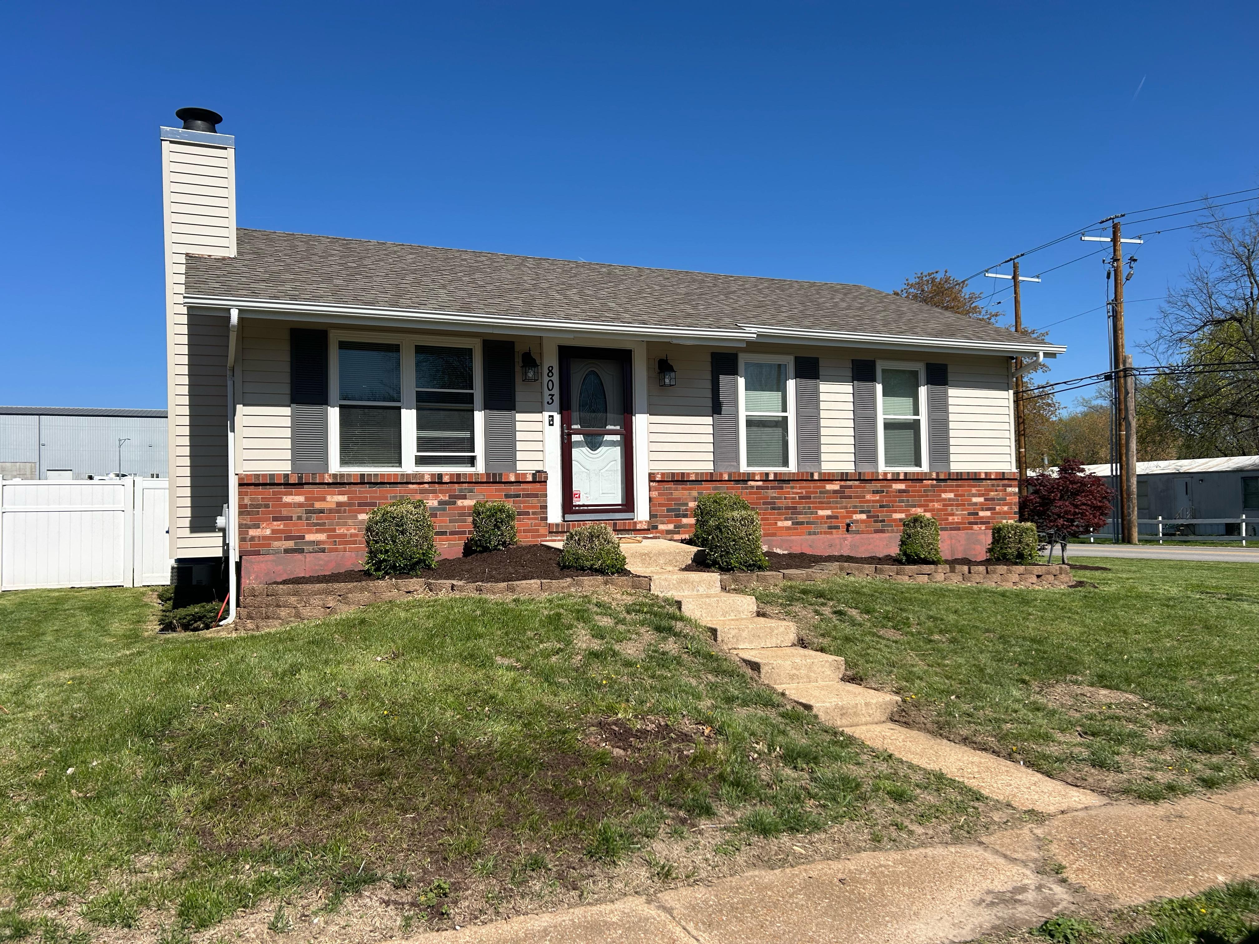 3 Bedrooms Bedrooms, ,1 BathroomBathrooms,Woodford Rentals,For Rent,1348