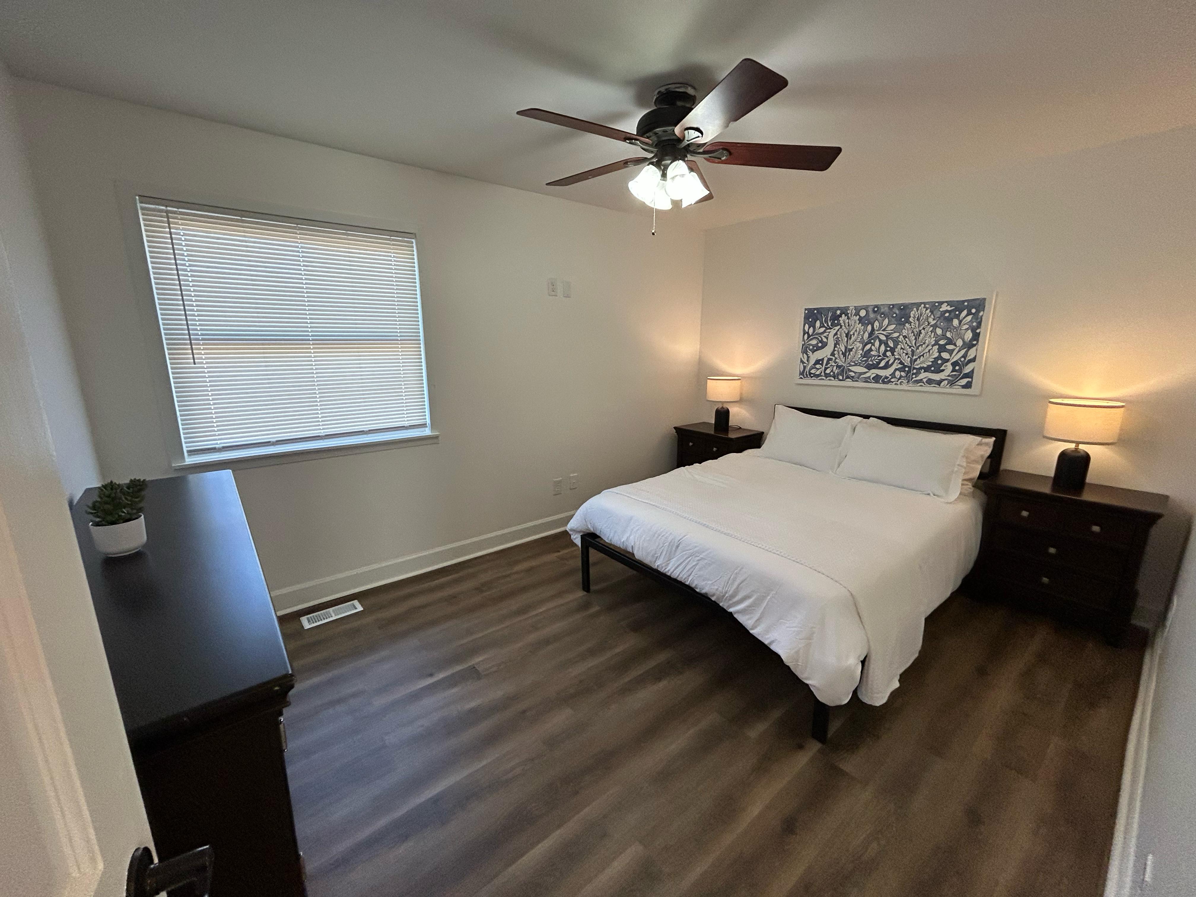 3 Bedrooms Bedrooms, ,1 BathroomBathrooms,Woodford Rentals,For Rent,1348