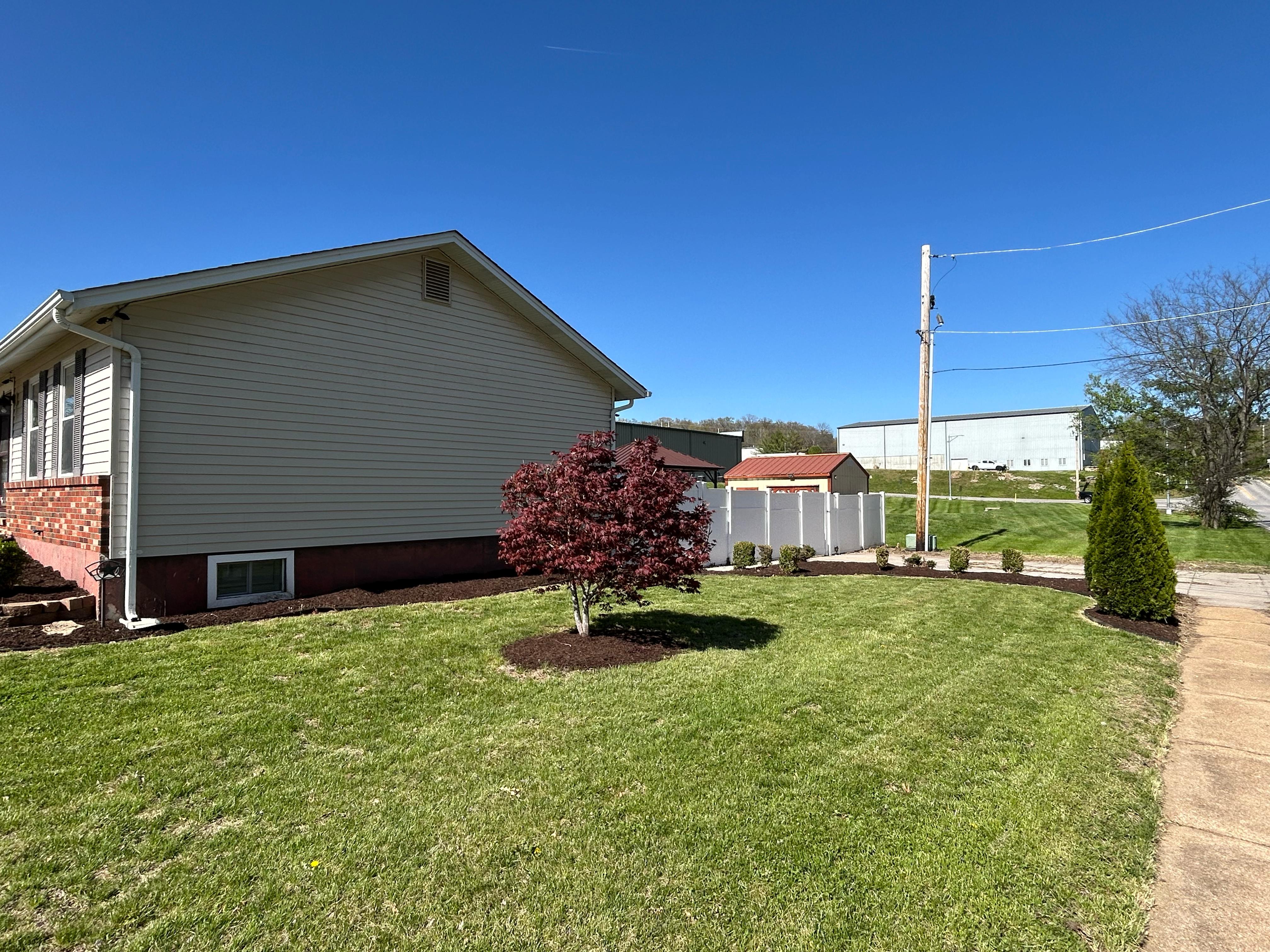 3 Bedrooms Bedrooms, ,1 BathroomBathrooms,Woodford Rentals,For Rent,1348