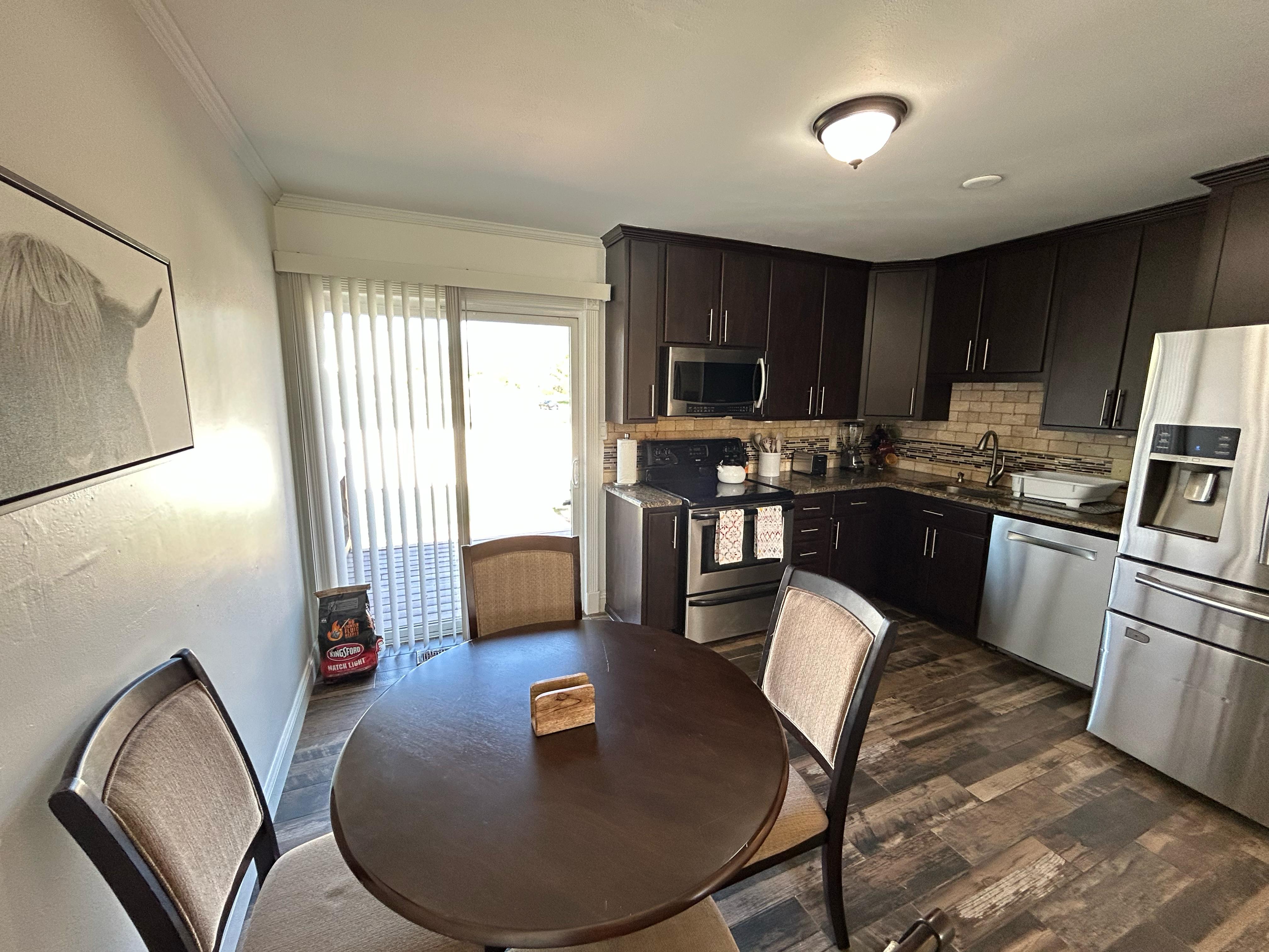 3 Bedrooms Bedrooms, ,1 BathroomBathrooms,Woodford Rentals,For Rent,1348