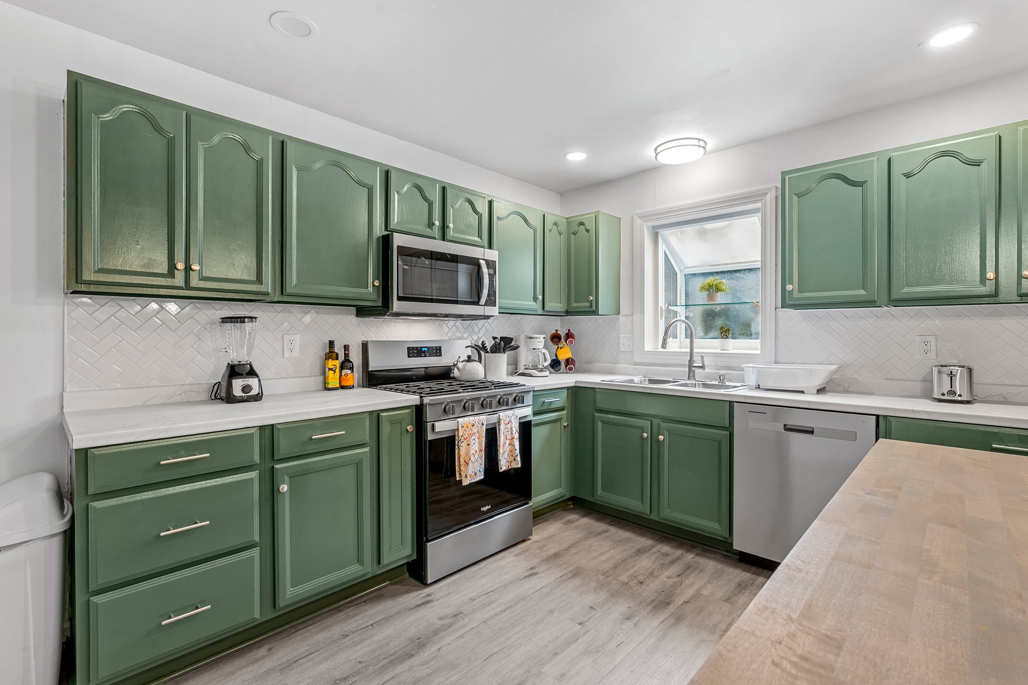 5 Bedrooms Bedrooms, ,2 BathroomsBathrooms,Woodford Rentals,For Rent,1349