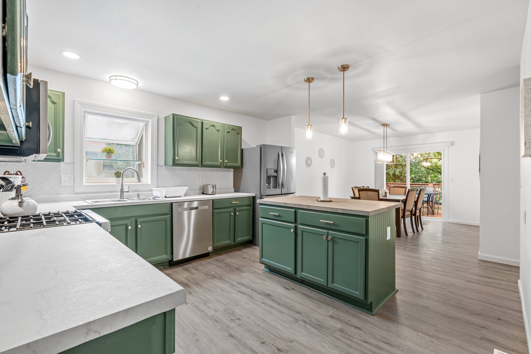 5 Bedrooms Bedrooms, ,2 BathroomsBathrooms,Woodford Rentals,For Rent,1349