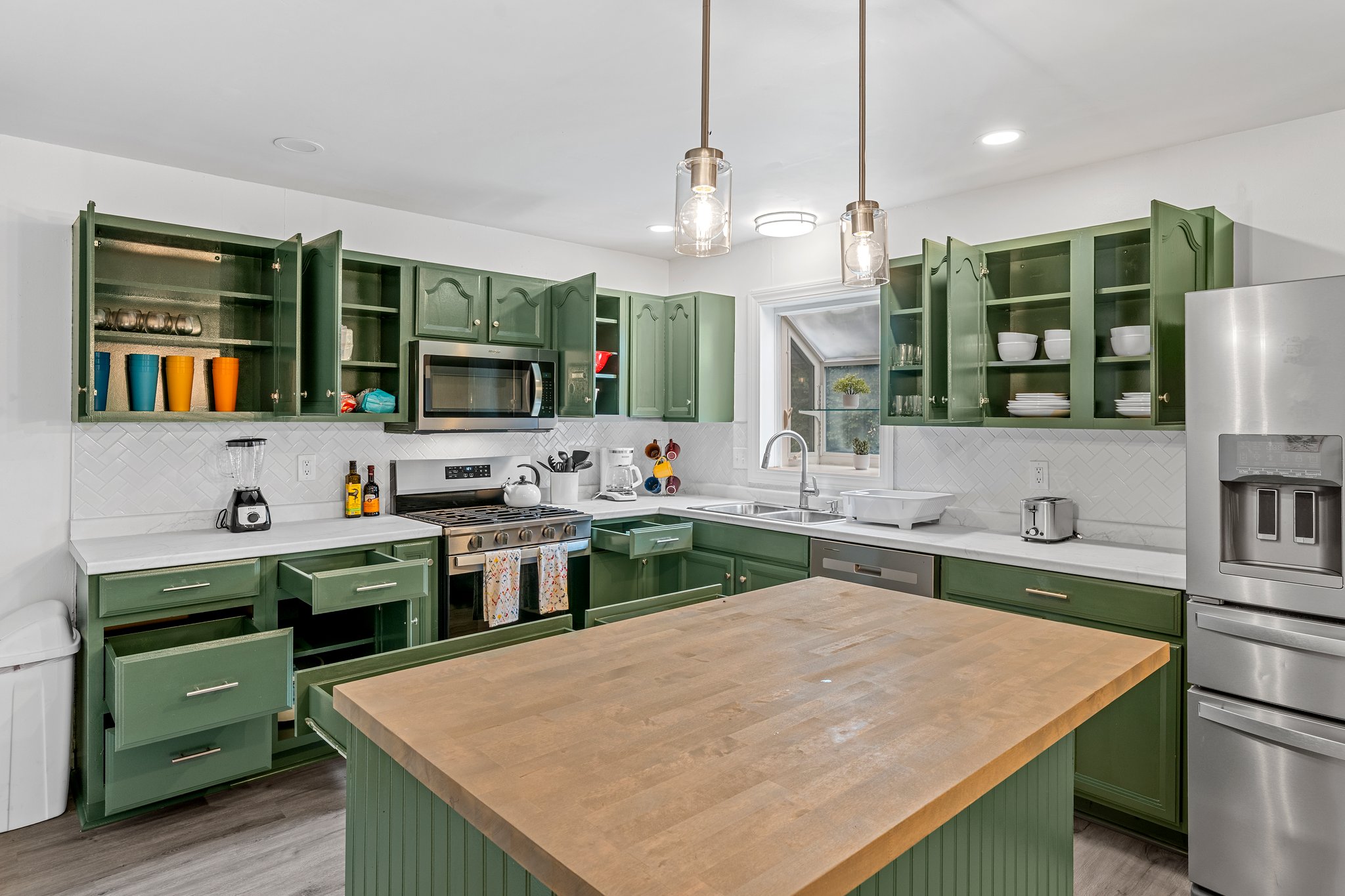 5 Bedrooms Bedrooms, ,2 BathroomsBathrooms,Woodford Rentals,For Rent,1349