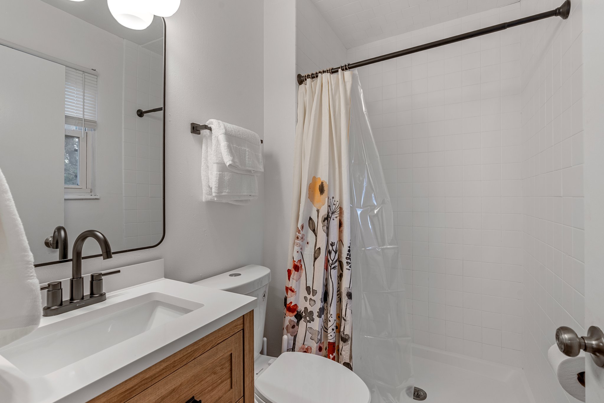 5 Bedrooms Bedrooms, ,2 BathroomsBathrooms,Woodford Rentals,For Rent,1349