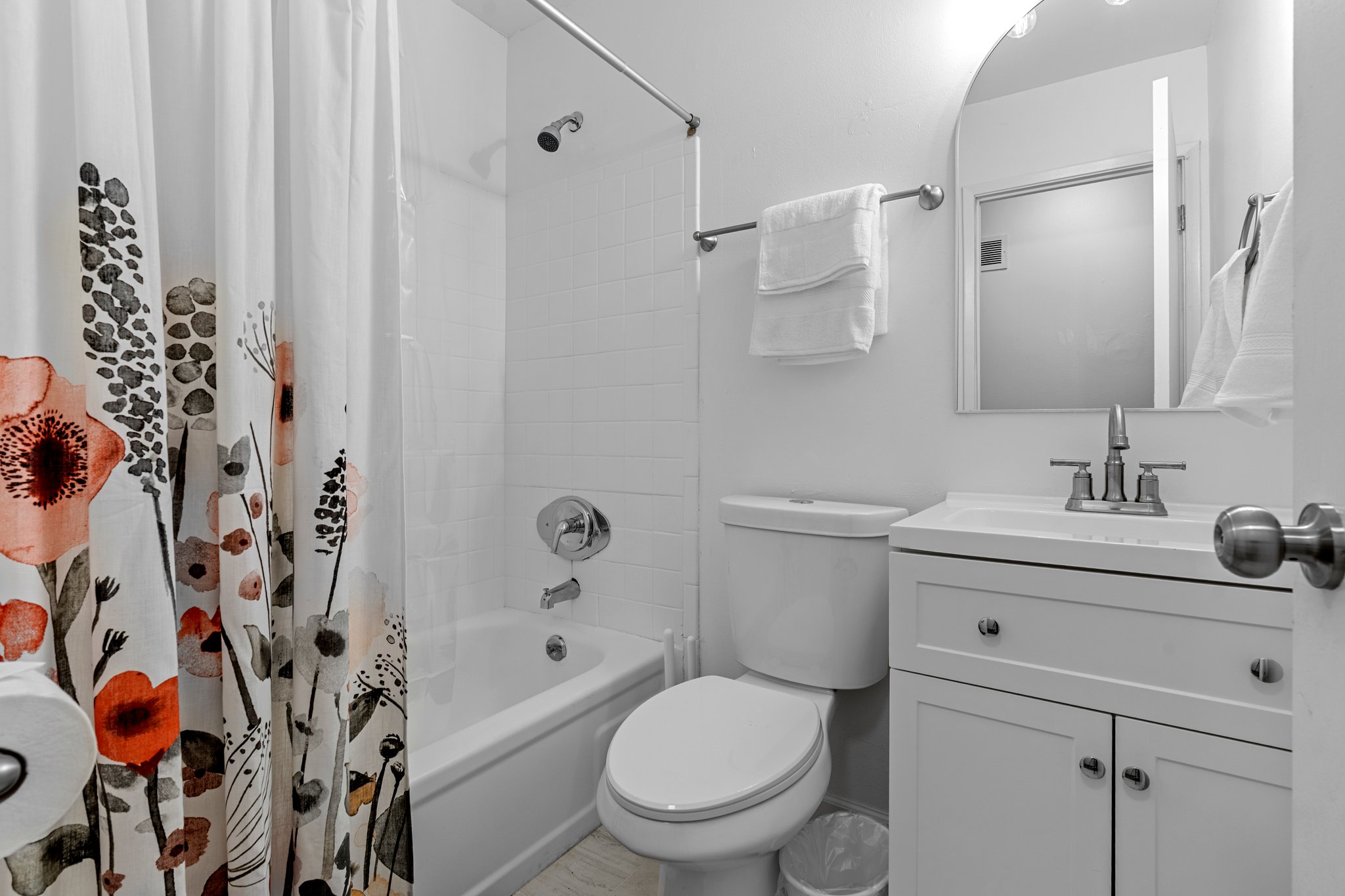 5 Bedrooms Bedrooms, ,2 BathroomsBathrooms,Woodford Rentals,For Rent,1349