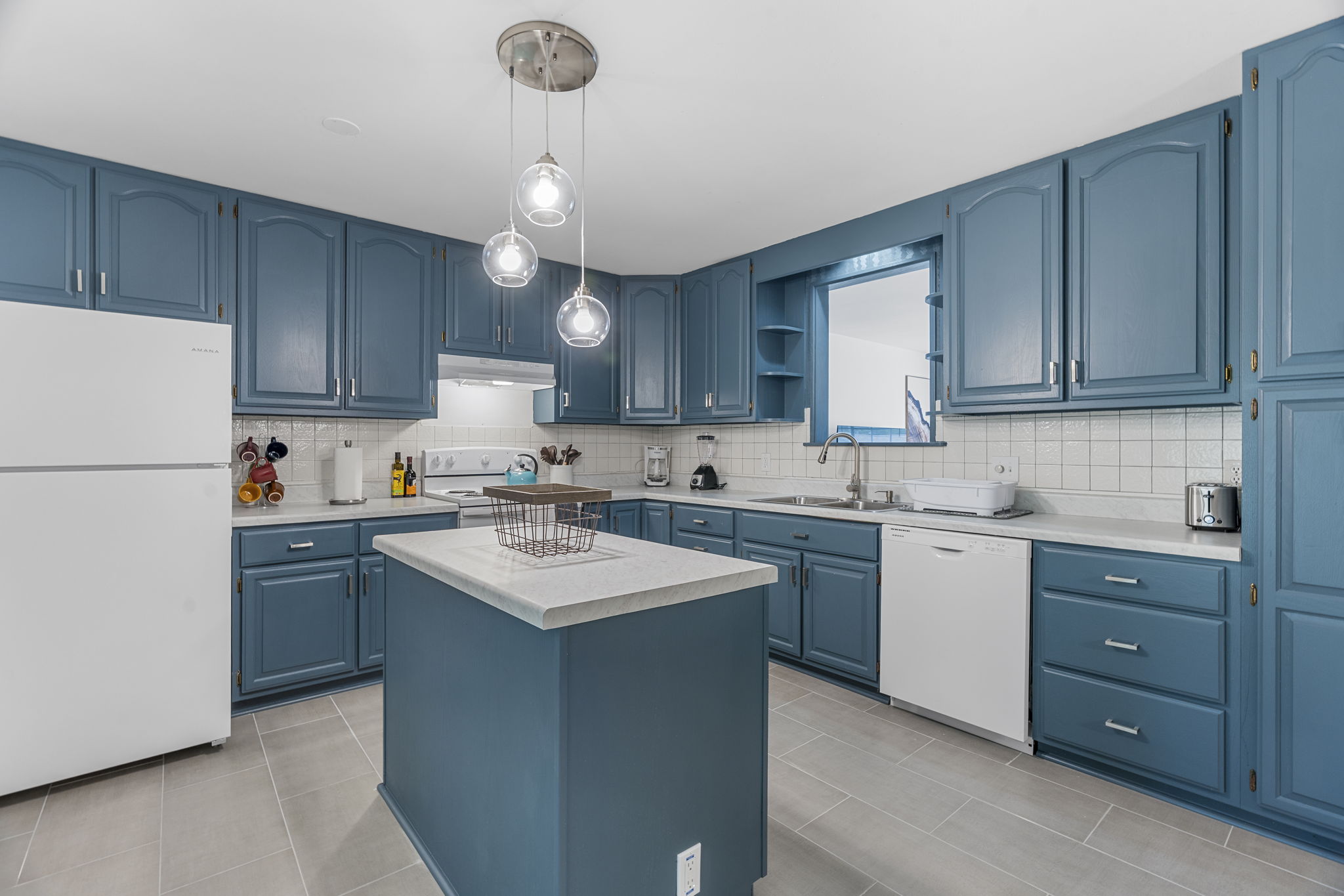 3 Bedrooms Bedrooms, ,2 BathroomsBathrooms,Woodford Rentals,For Rent,1357