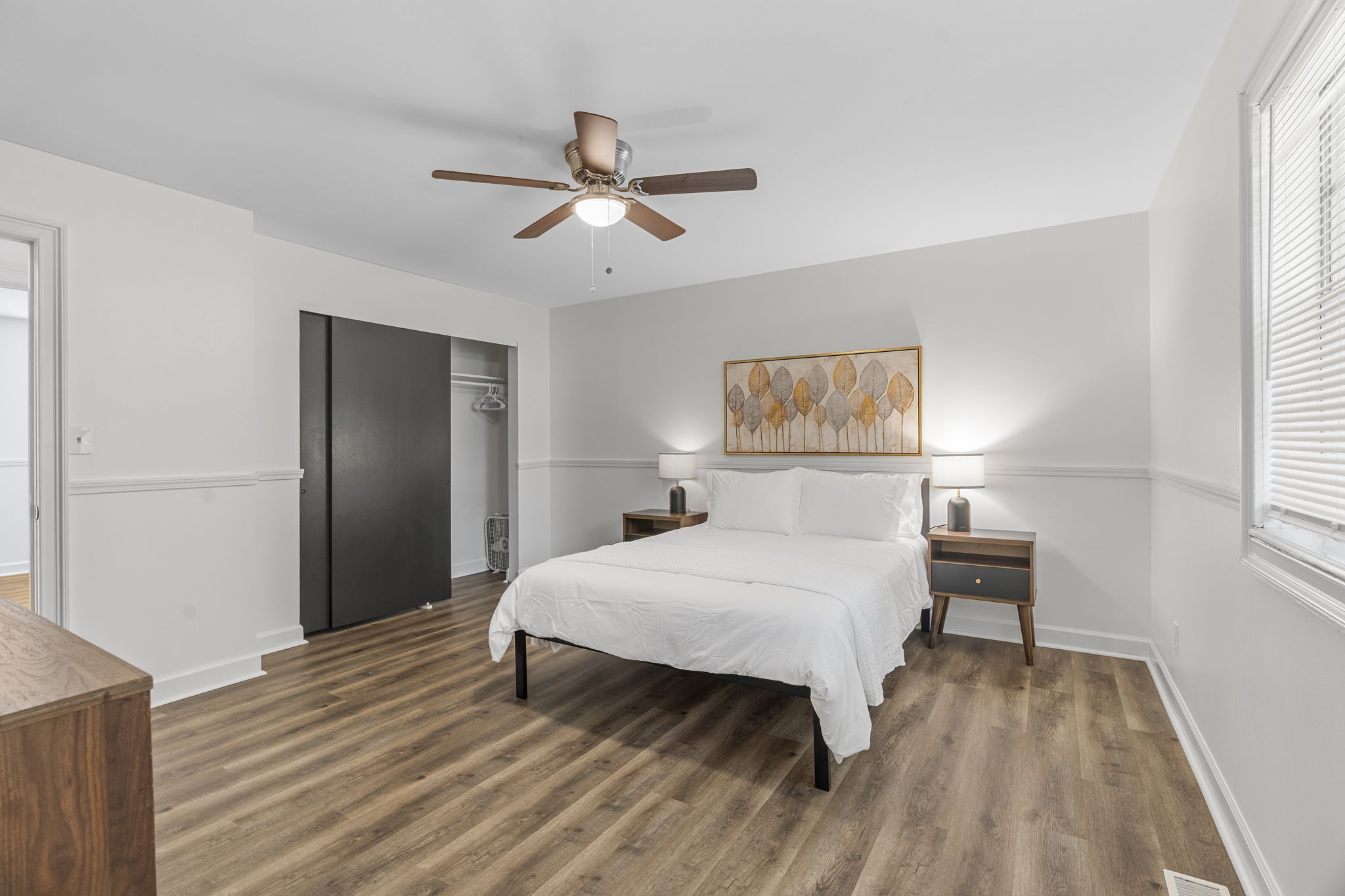 3 Bedrooms Bedrooms, ,2 BathroomsBathrooms,Woodford Rentals,For Rent,1357