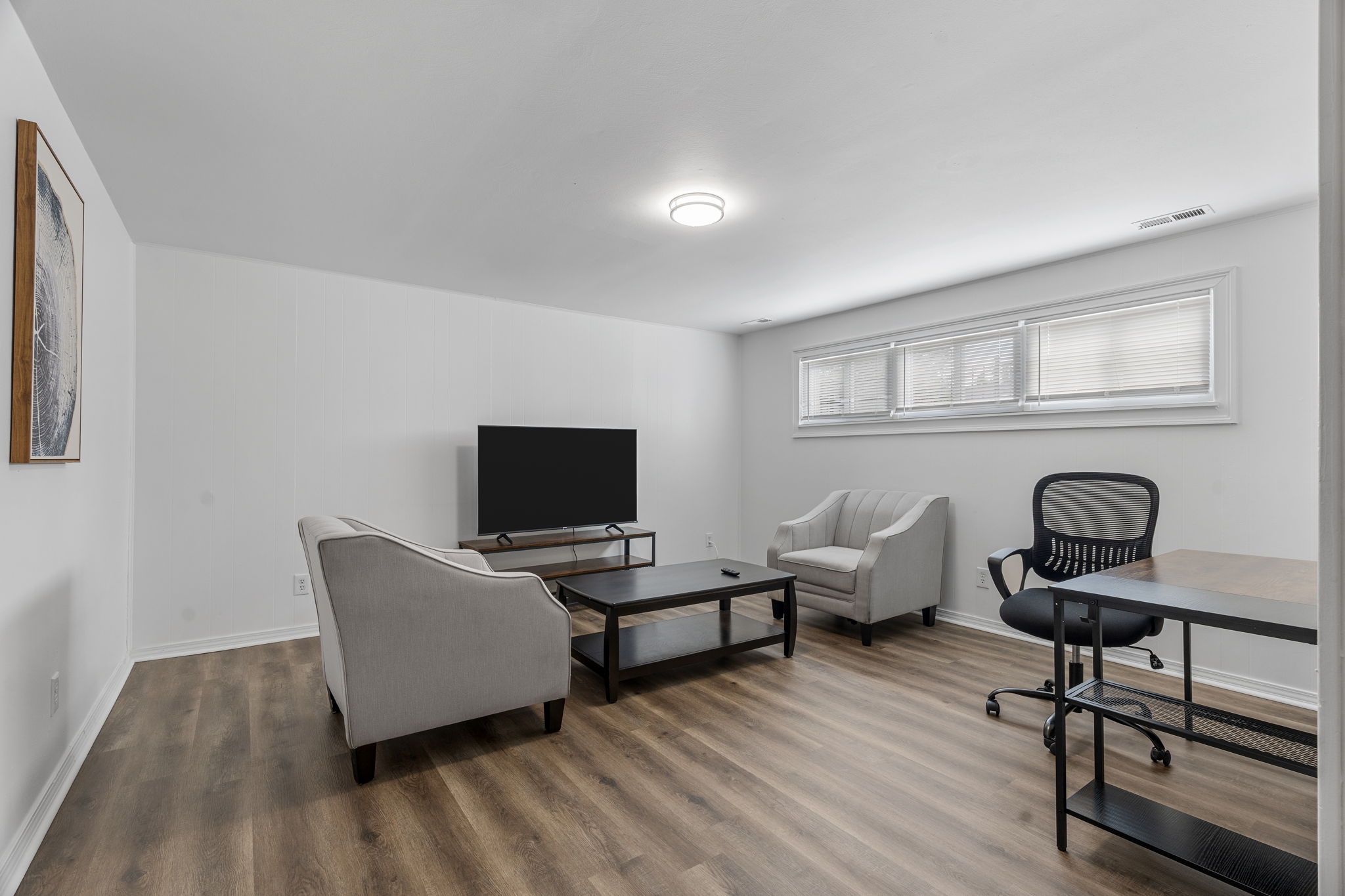 3 Bedrooms Bedrooms, ,2 BathroomsBathrooms,Woodford Rentals,For Rent,1357