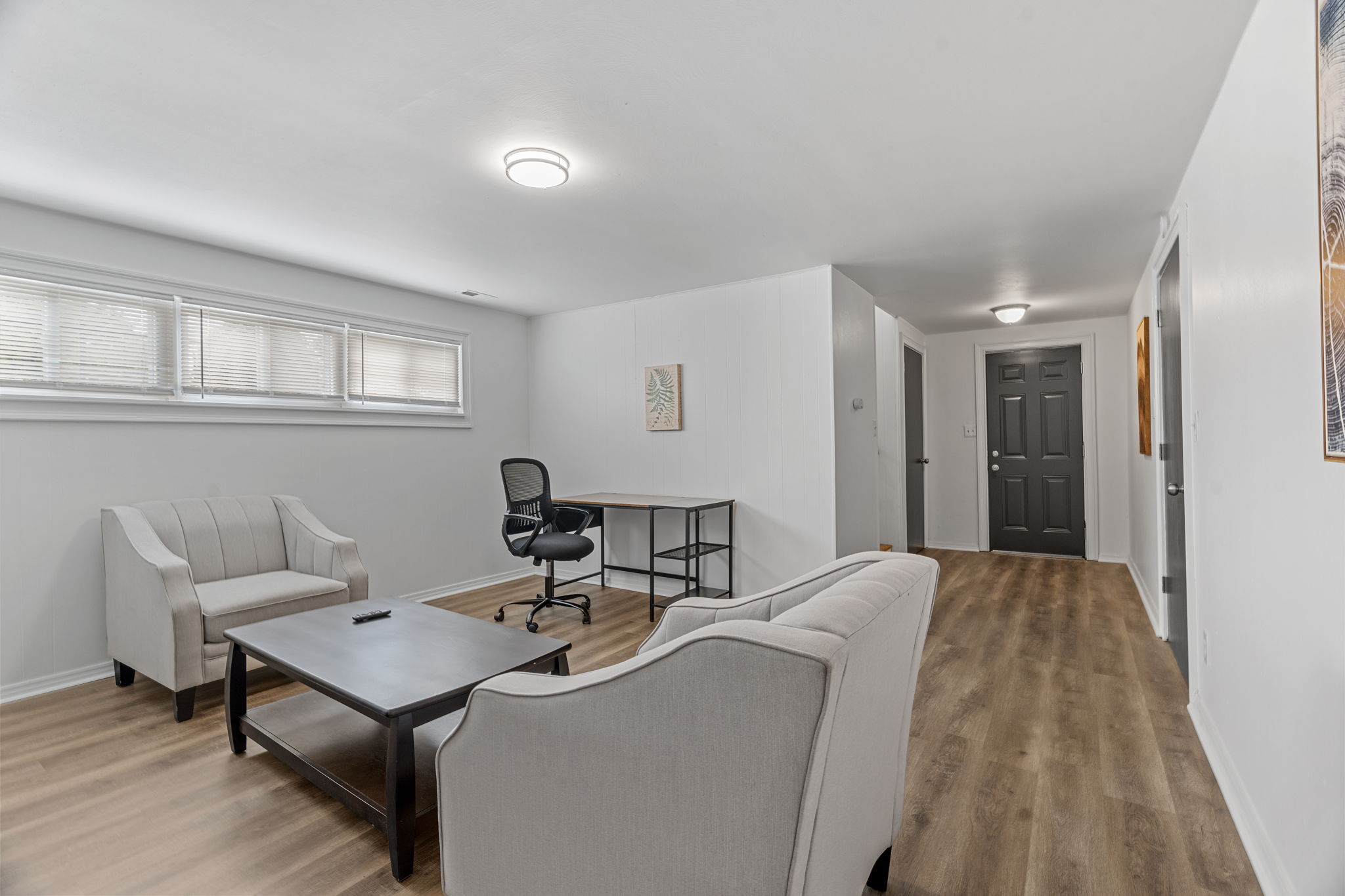 3 Bedrooms Bedrooms, ,2 BathroomsBathrooms,Woodford Rentals,For Rent,1357