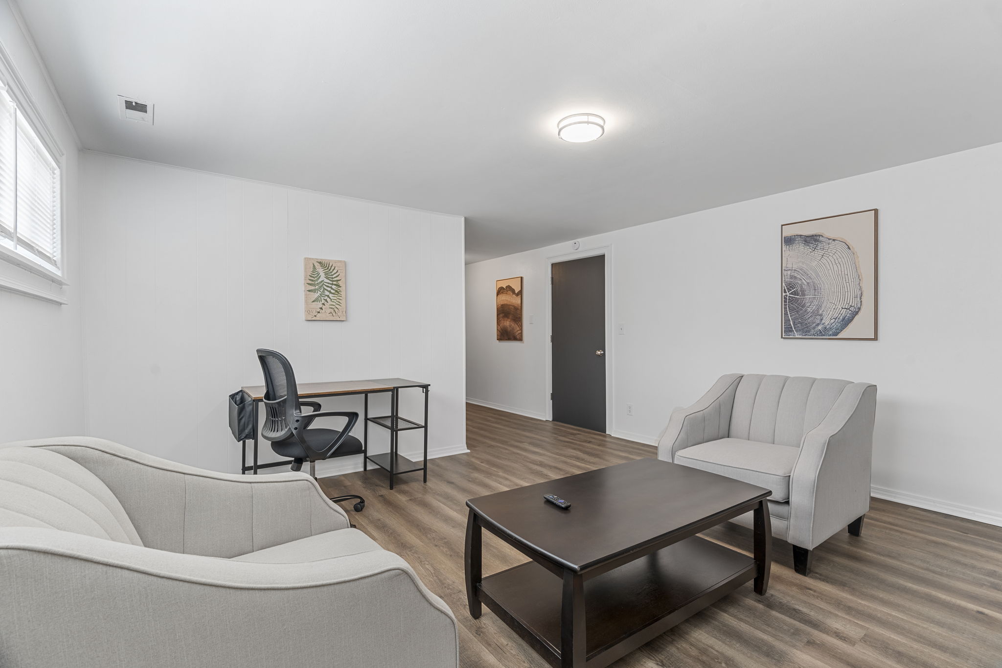 3 Bedrooms Bedrooms, ,2 BathroomsBathrooms,Woodford Rentals,For Rent,1357