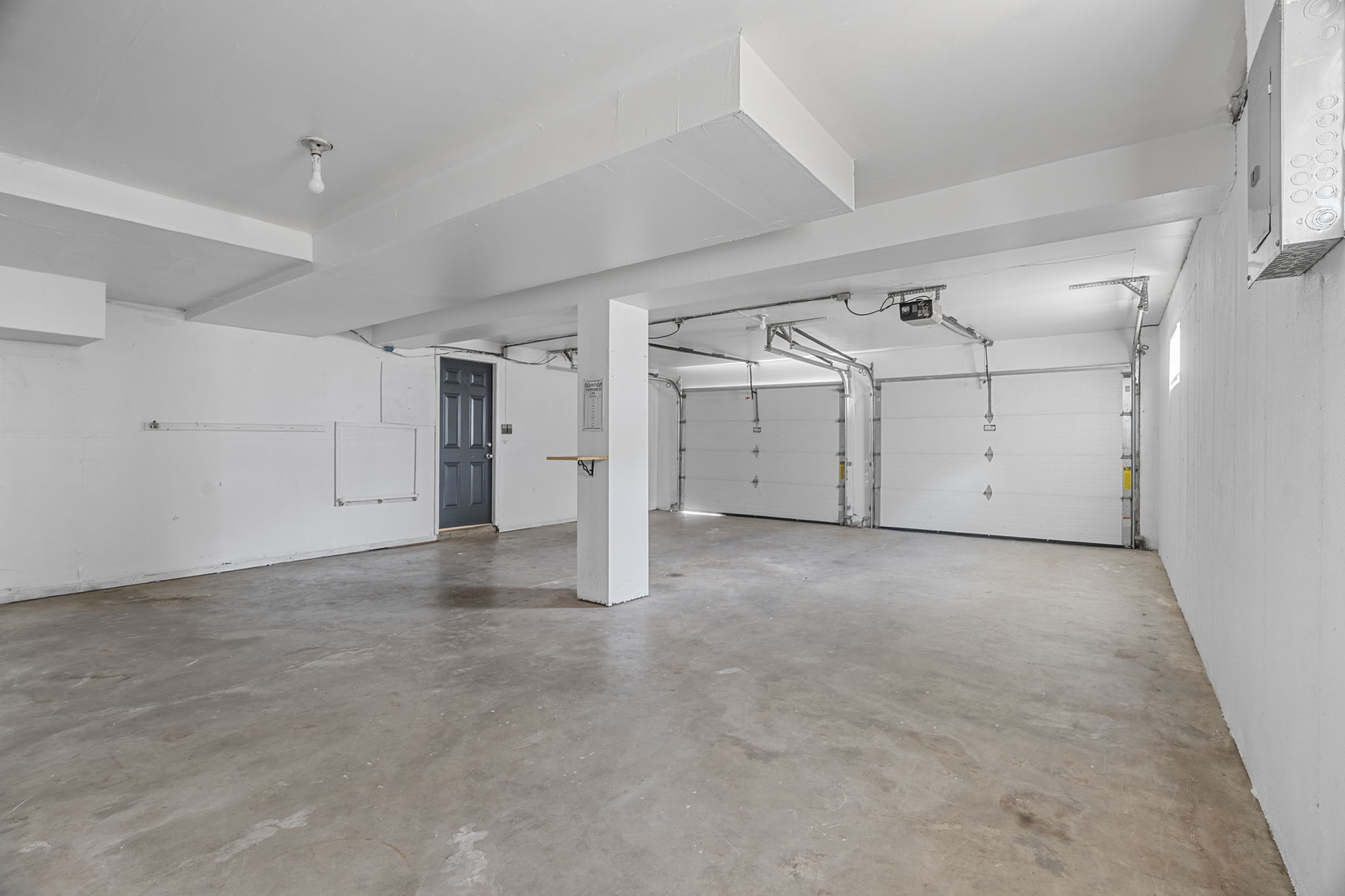 3 Bedrooms Bedrooms, ,2 BathroomsBathrooms,Woodford Rentals,For Rent,1357
