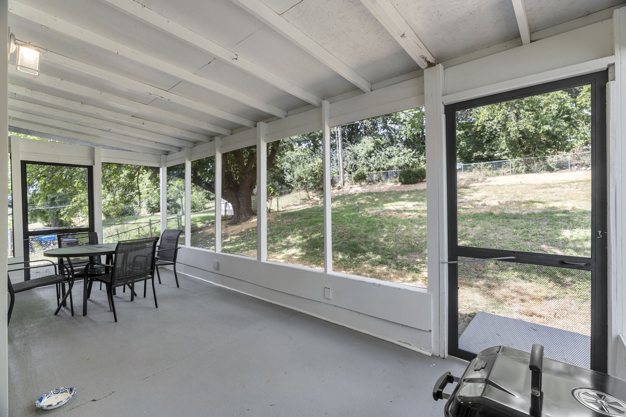 3 Bedrooms Bedrooms, ,2 BathroomsBathrooms,Woodford Rentals,For Rent,1357