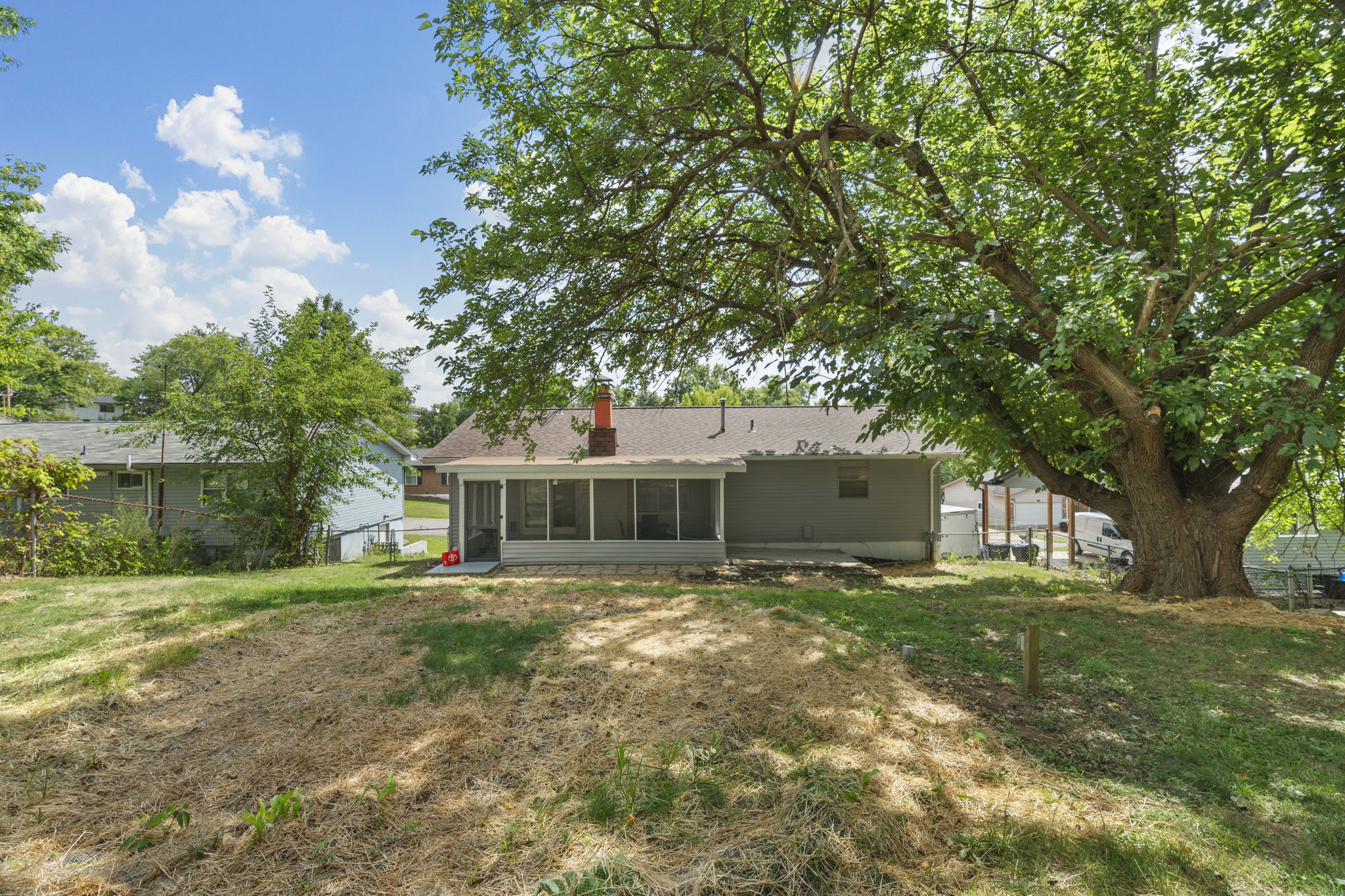 3 Bedrooms Bedrooms, ,2 BathroomsBathrooms,Woodford Rentals,For Rent,1357