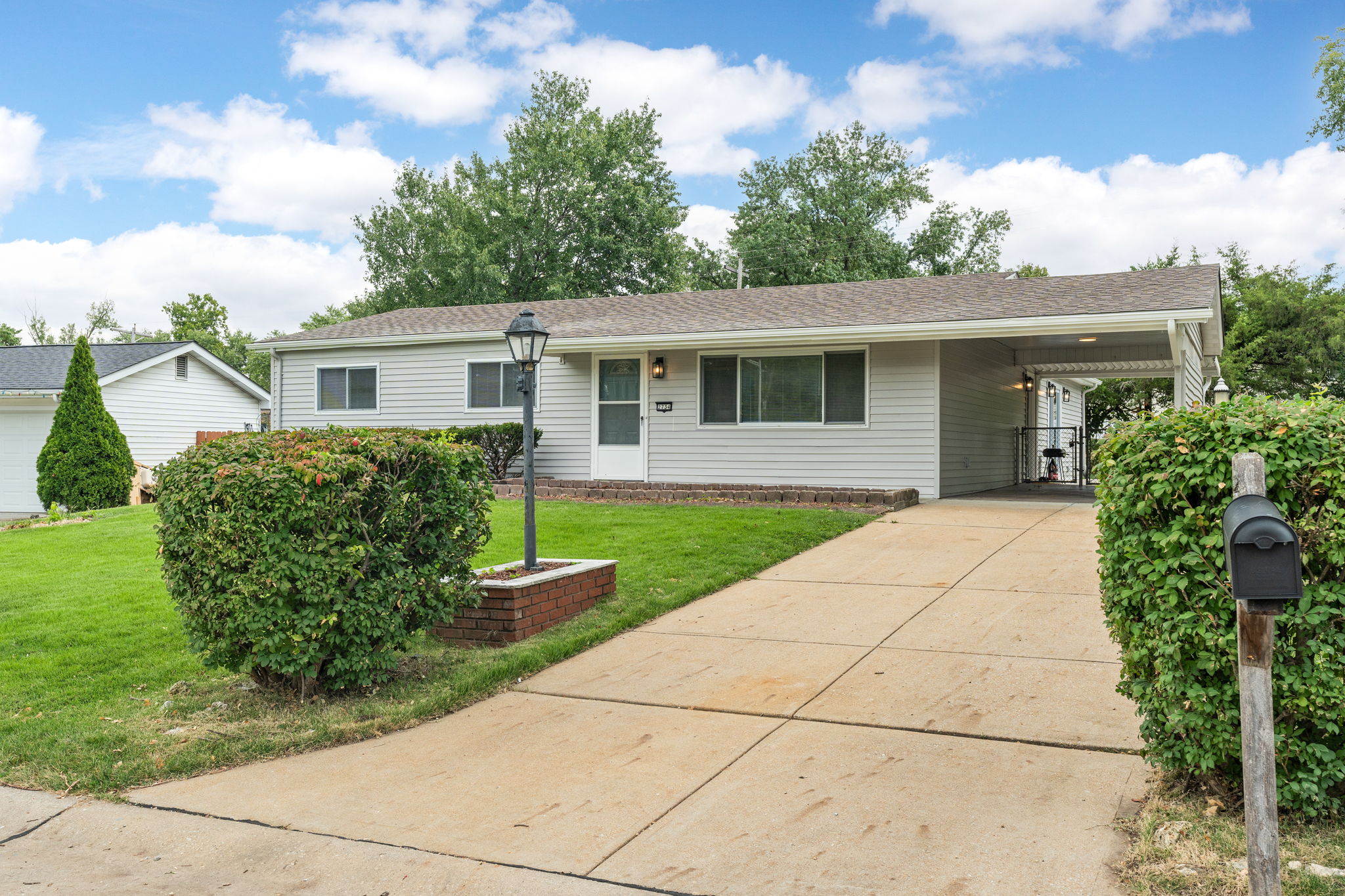 4 Bedrooms Bedrooms, ,1.5 BathroomsBathrooms,Woodford Rentals,For Rent,1358